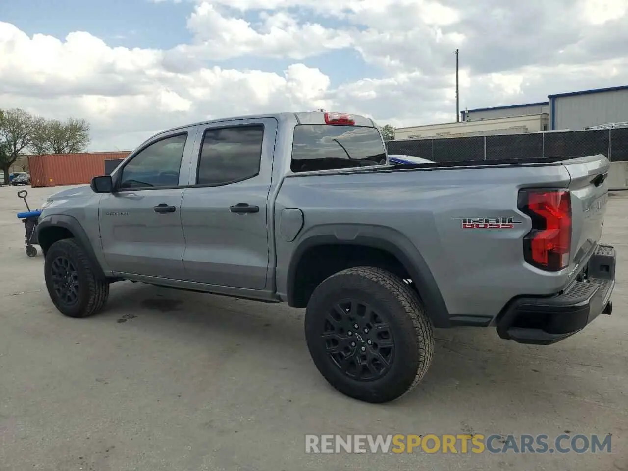 2 fotografías del automóvil dañado 1GCPTEEK2P1190711 CHEVROLET COLORADO T 2023