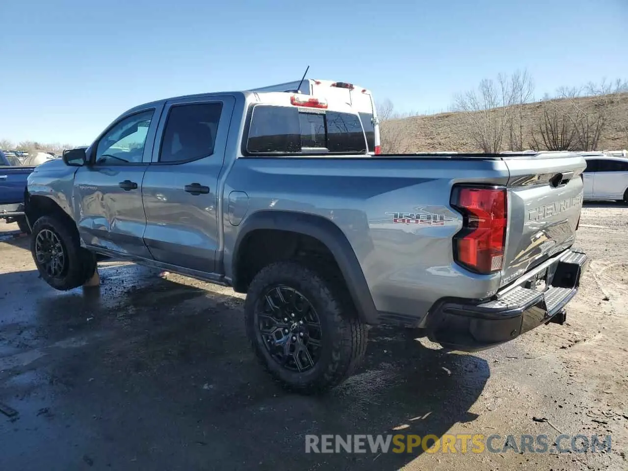 2 fotografías del automóvil dañado 1GCPTEEK4P1242548 CHEVROLET COLORADO T 2023