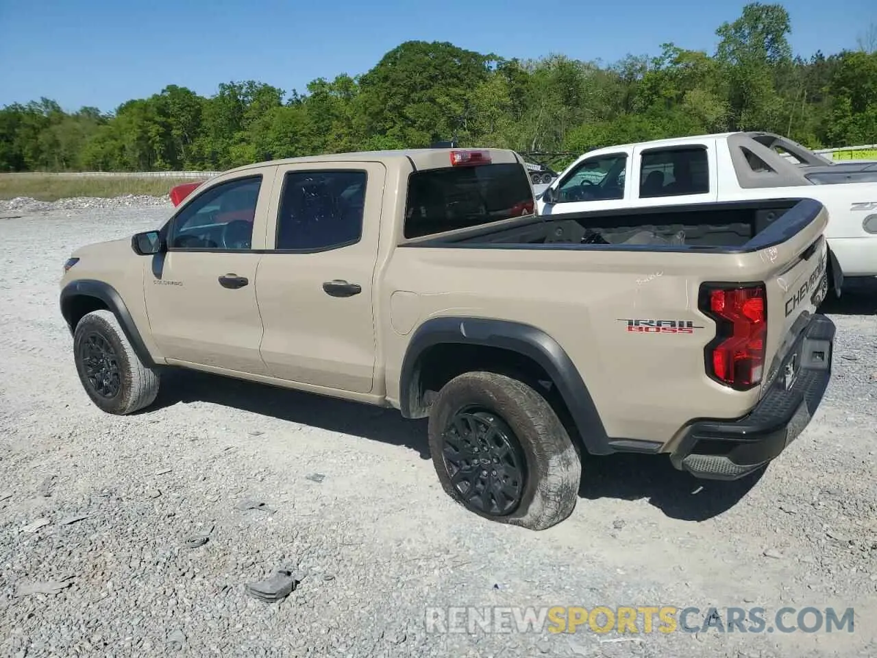 2 fotografías del automóvil dañado 1GCPTEEK5P1157847 CHEVROLET COLORADO T 2023