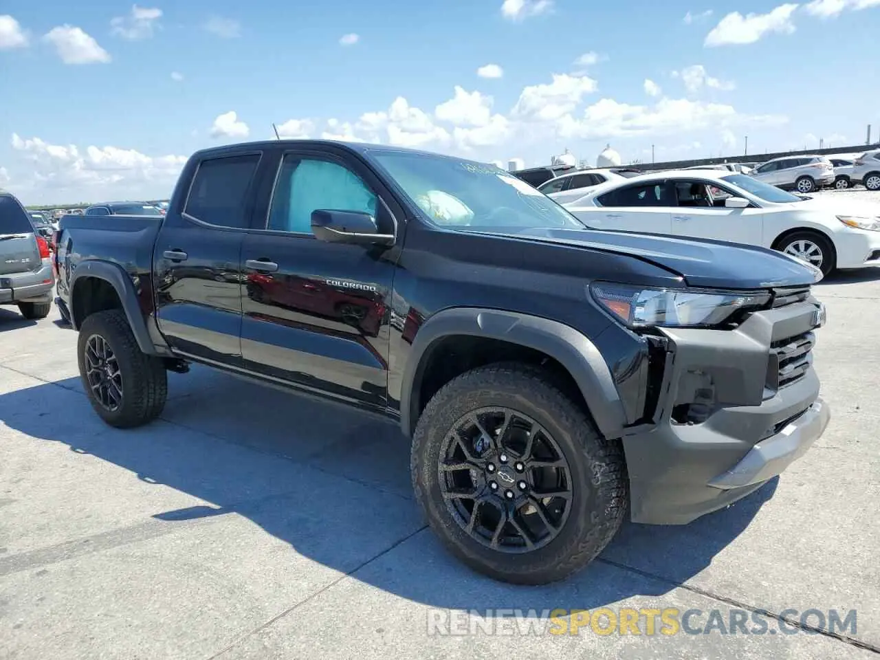 4 fotografías del automóvil dañado 1GCPTEEKXP1185157 CHEVROLET COLORADO T 2023