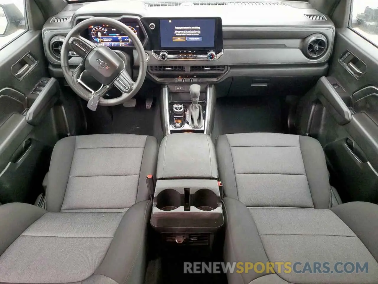 8 fotografías del automóvil dañado 1GCPTEEK0R1118182 CHEVROLET COLORADO T 2024
