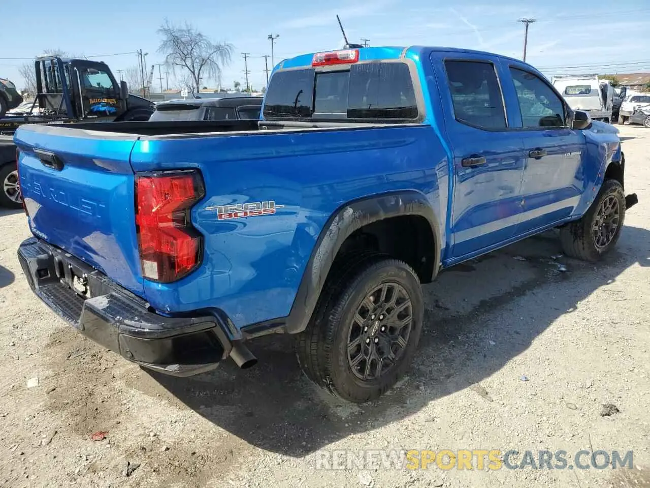 3 fotografías del automóvil dañado 1GCPTEEK0R1228312 CHEVROLET COLORADO T 2024