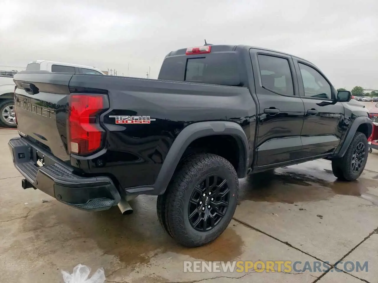 3 fotografías del automóvil dañado 1GCPTEEK3R1284115 CHEVROLET COLORADO T 2024
