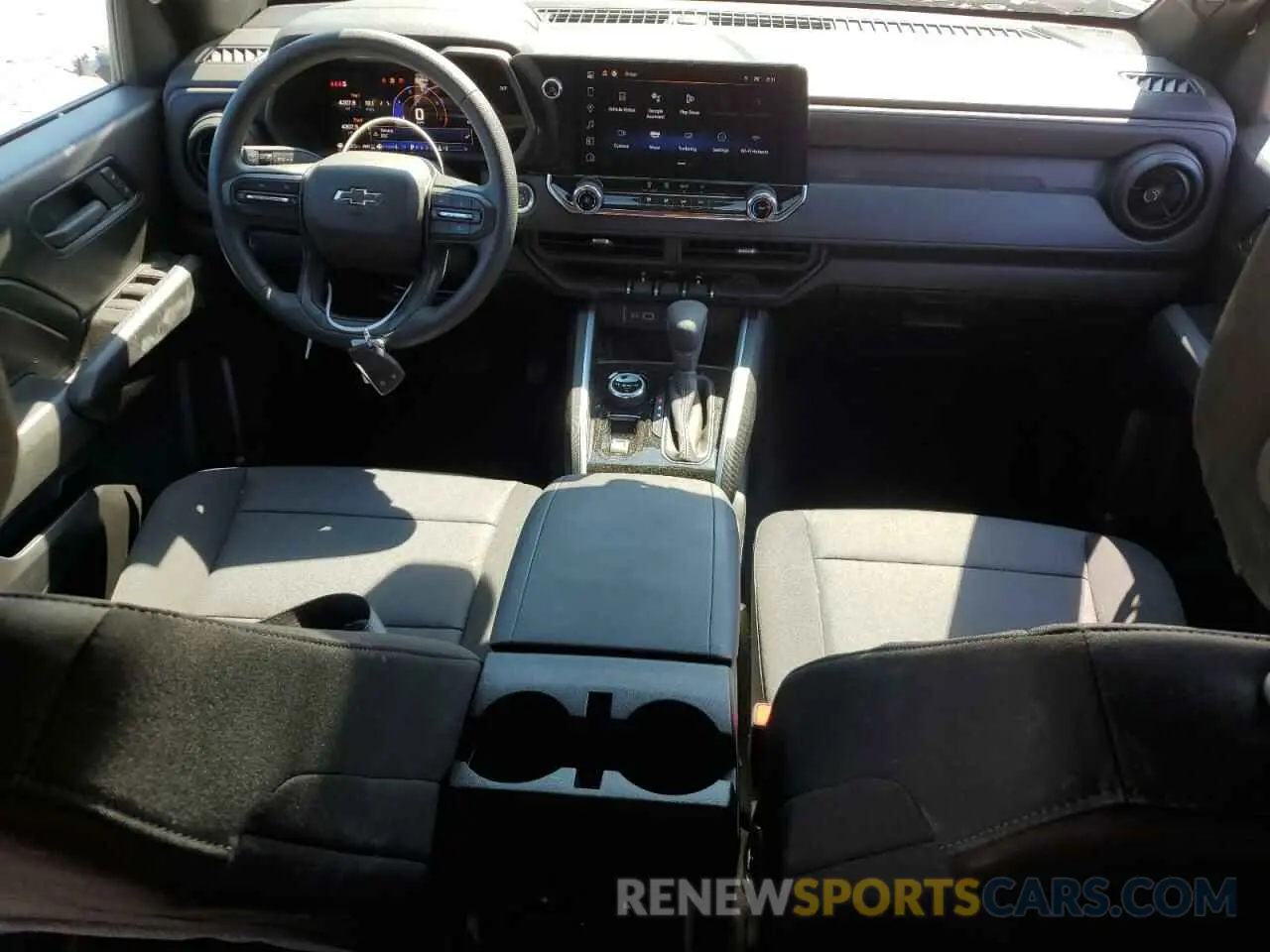 8 fotografías del automóvil dañado 1GCPTEEK5R1269700 CHEVROLET COLORADO T 2024