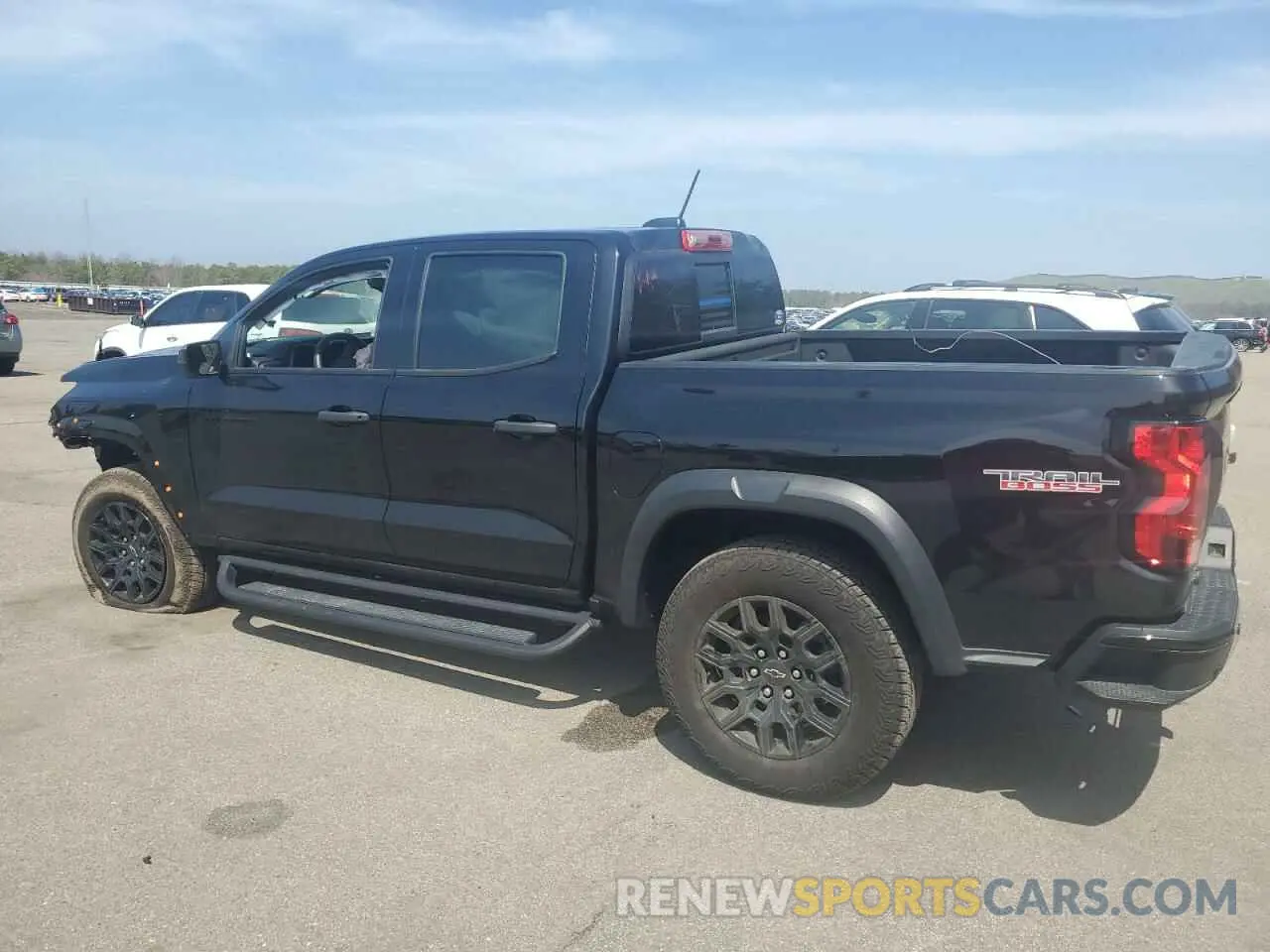 2 fotografías del automóvil dañado 1GCPTEEKXR1144904 CHEVROLET COLORADO T 2024