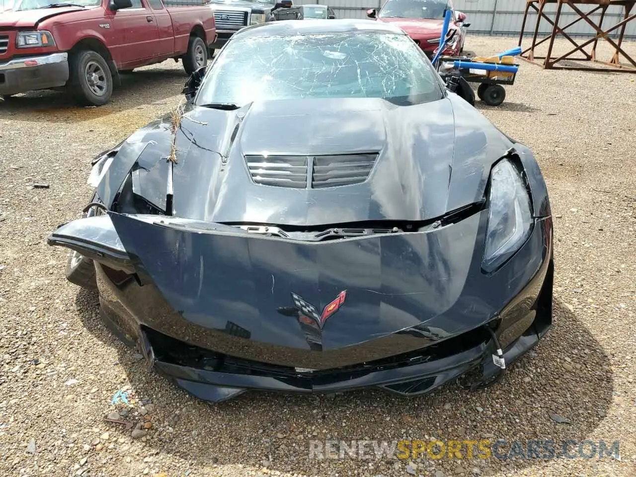 5 fotografías del automóvil dañado 1G1YS2D65K5603161 CHEVROLET CORVETTE 2019