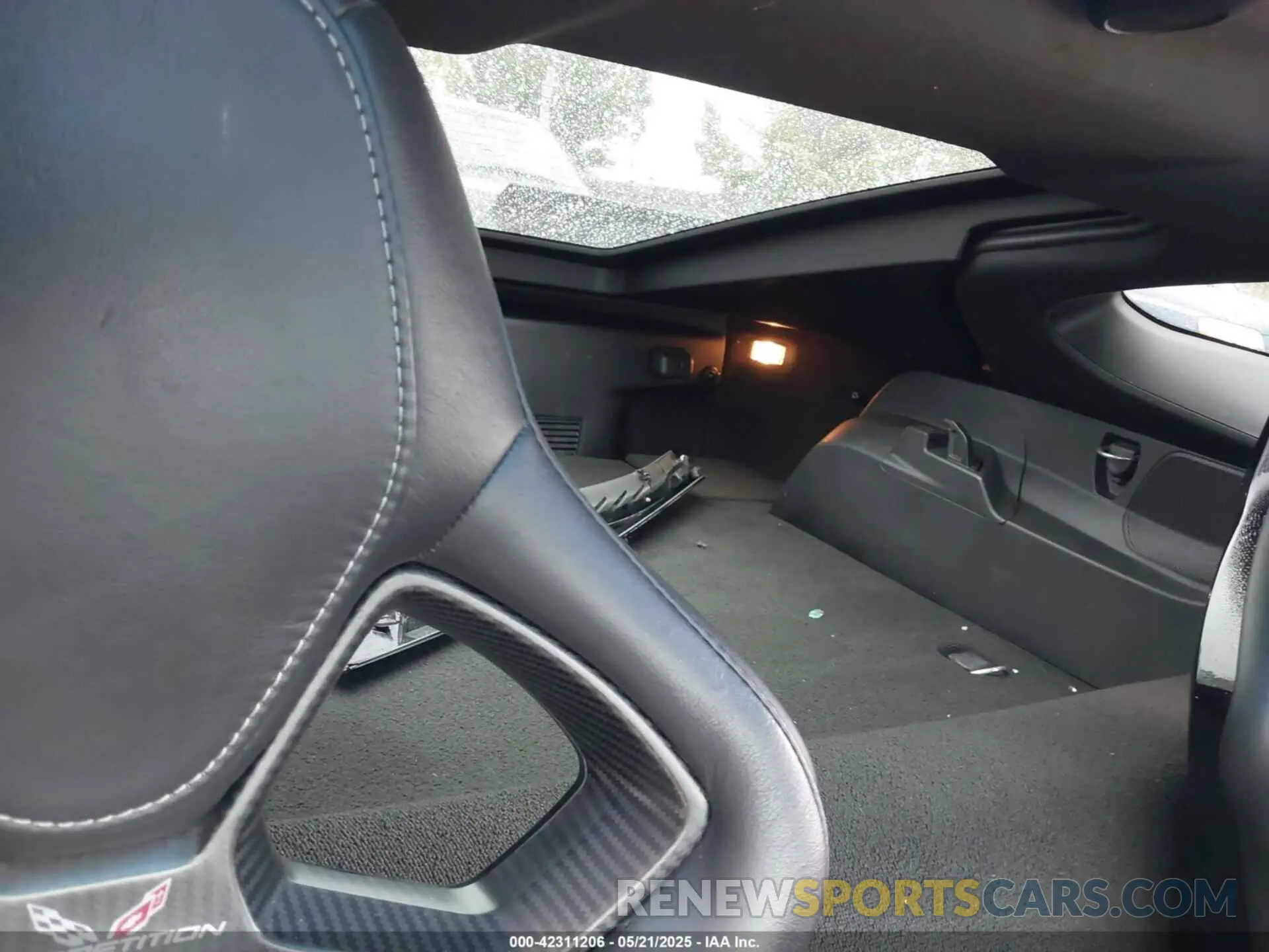 8 fotografías del automóvil dañado 1G1YS2D68K5601517 CHEVROLET CORVETTE 2019