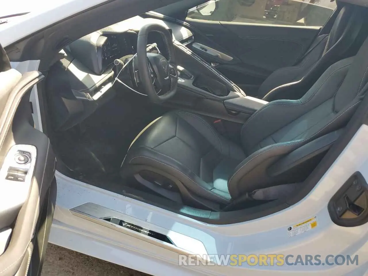 8 fotografías del automóvil dañado 1G1YA2D47P5142179 CHEVROLET CORVETTE 2023