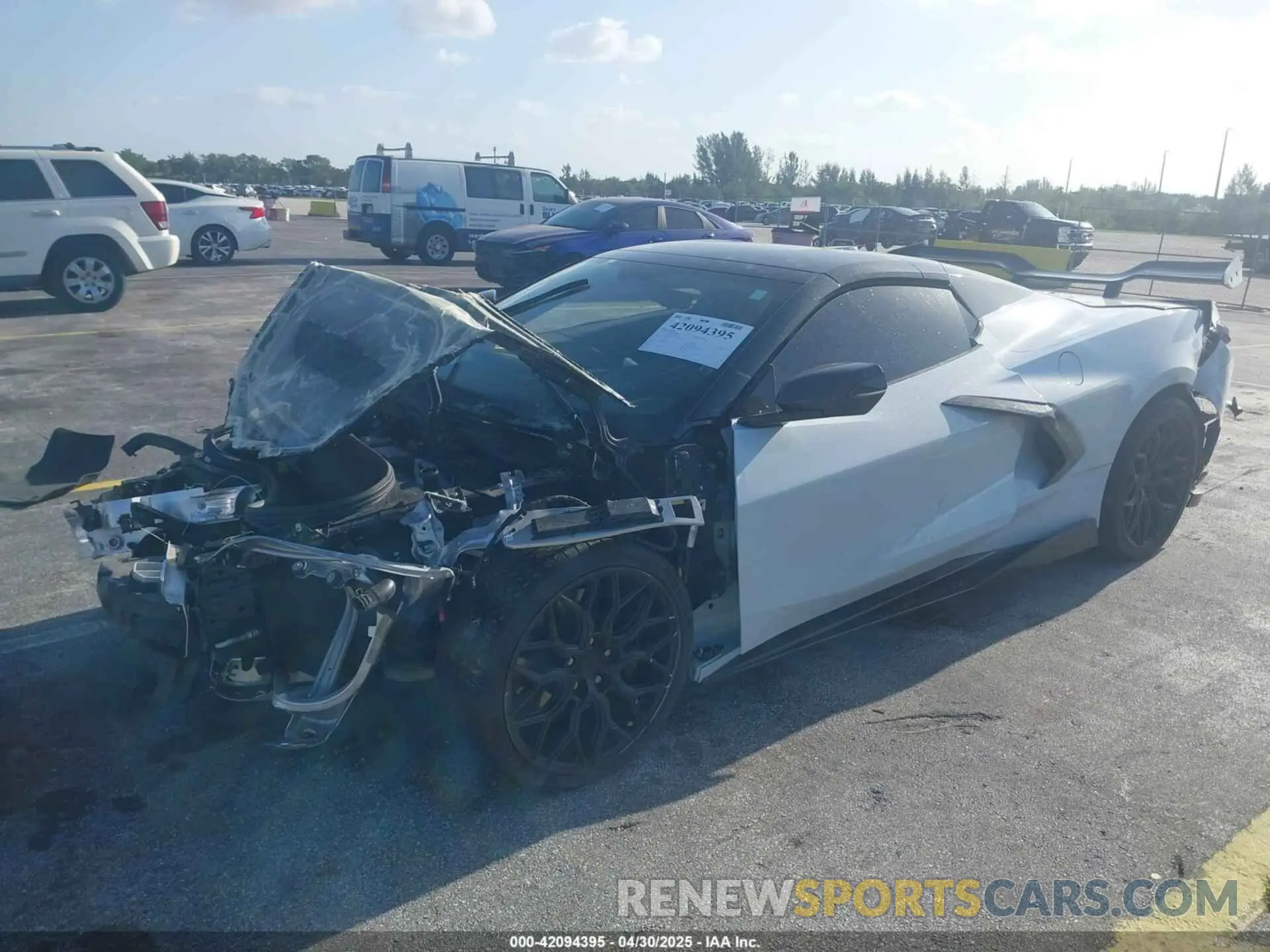 2 fotografías del automóvil dañado 1G1YB3D44M5107033 CHEVROLET CORVETTE STINGRAY 2021