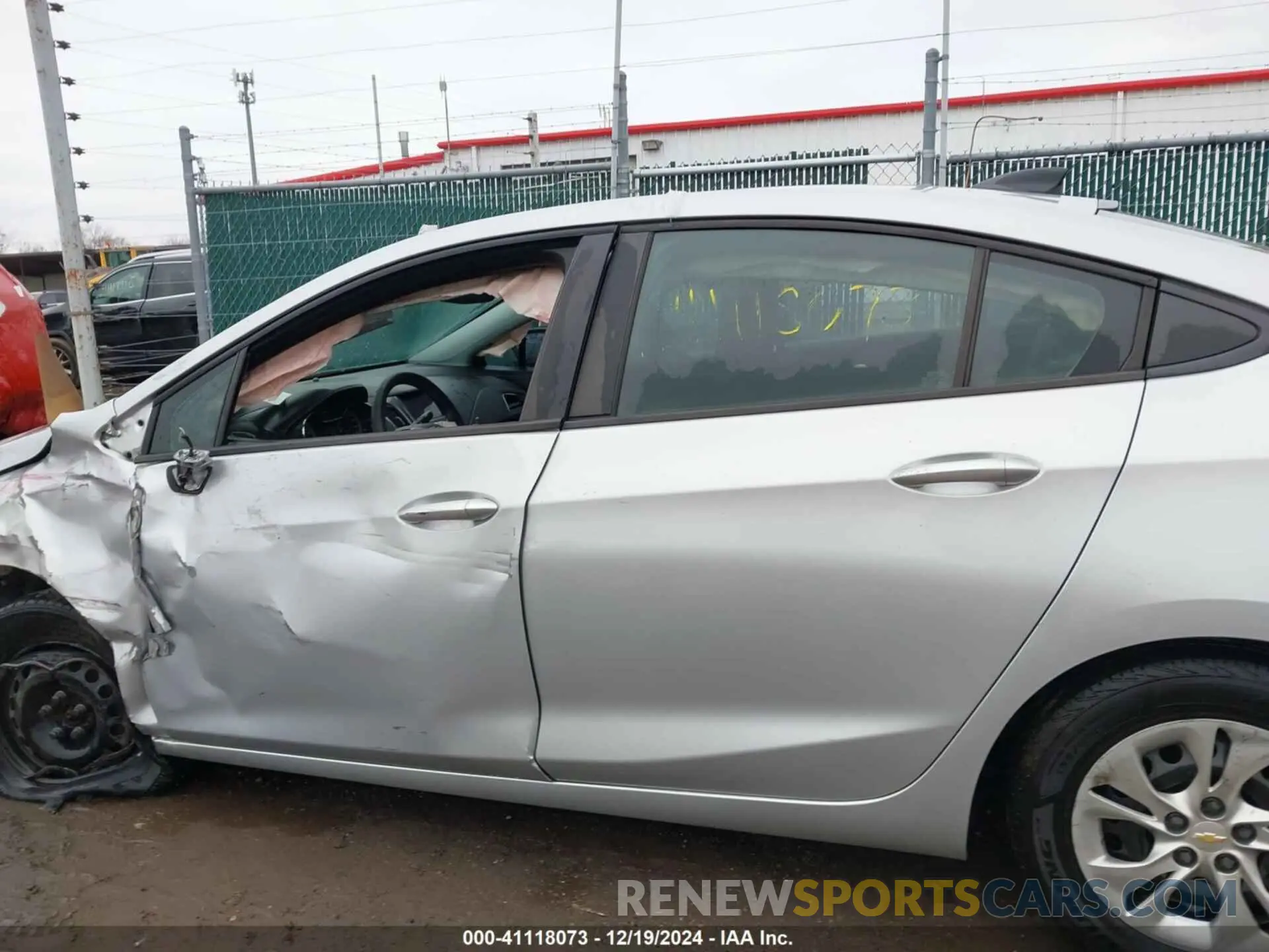 14 fotografías del automóvil dañado 1G1BC5SM0K7135558 CHEVROLET CRUZE 2019