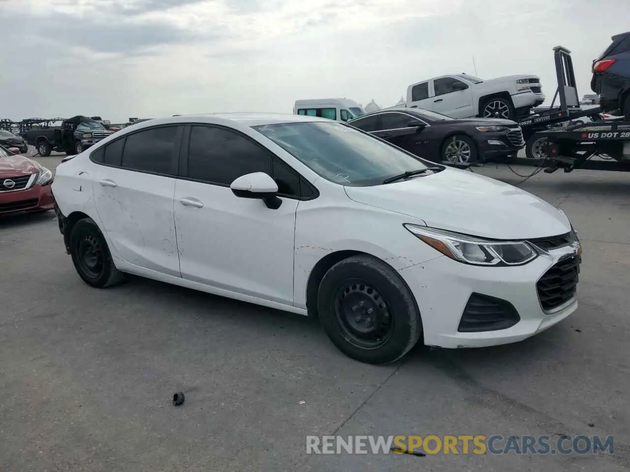 4 fotografías del automóvil dañado 1G1BC5SM0K7150304 CHEVROLET CRUZE 2019