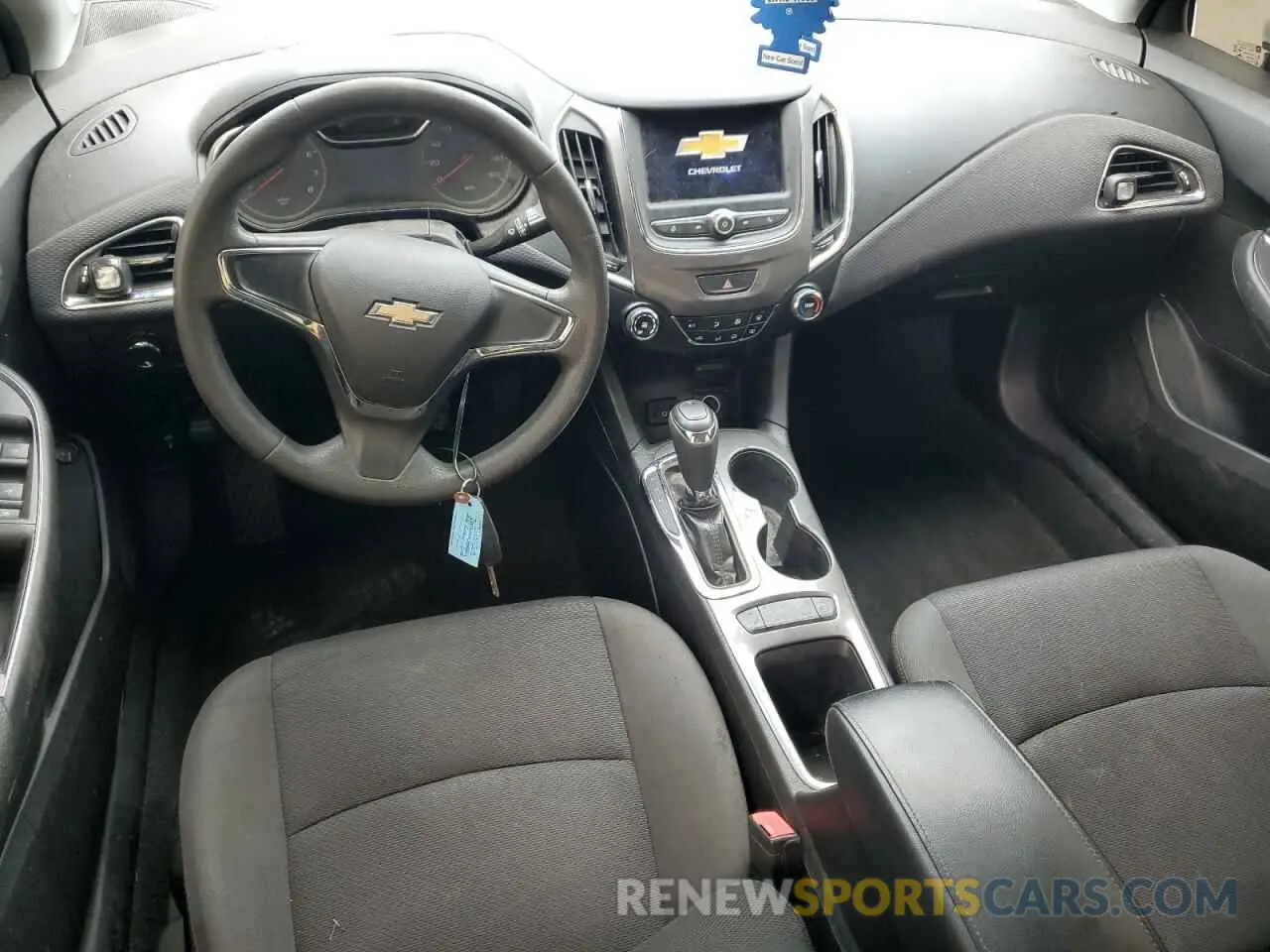 8 fotografías del automóvil dañado 1G1BC5SM0K7150304 CHEVROLET CRUZE 2019
