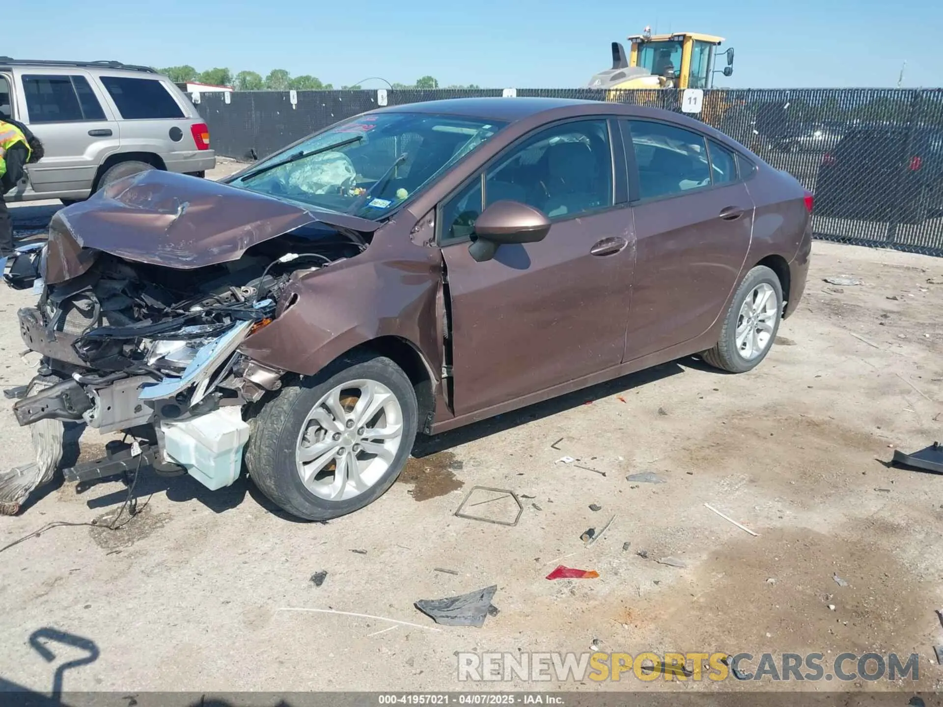 2 fotografías del automóvil dañado 1G1BC5SM1K7125153 CHEVROLET CRUZE 2019