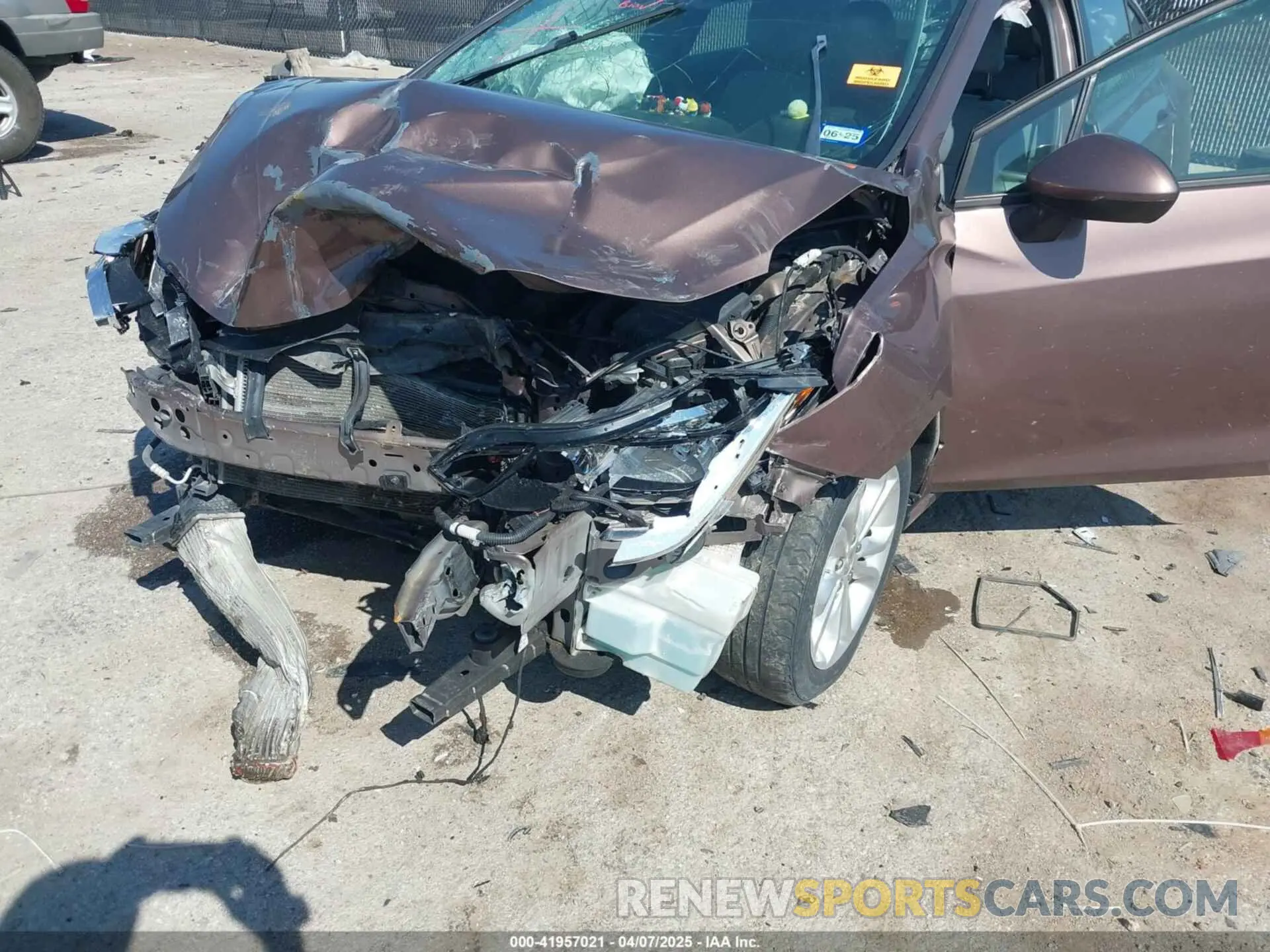 6 fotografías del automóvil dañado 1G1BC5SM1K7125153 CHEVROLET CRUZE 2019