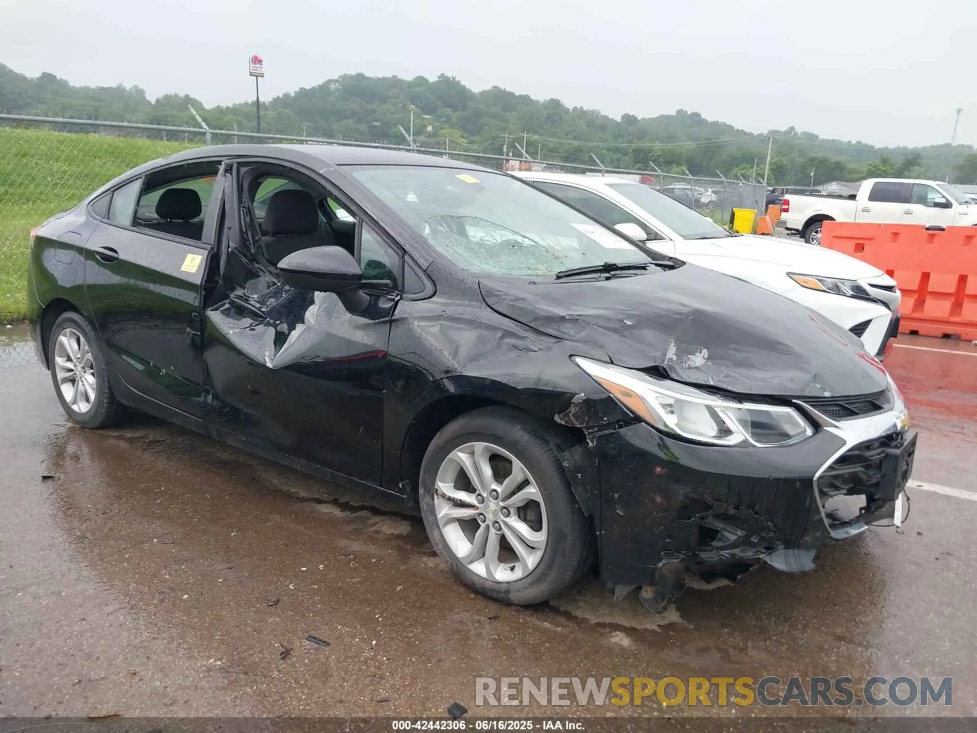 1 fotografías del automóvil dañado 1G1BC5SM1K7130885 CHEVROLET CRUZE 2019