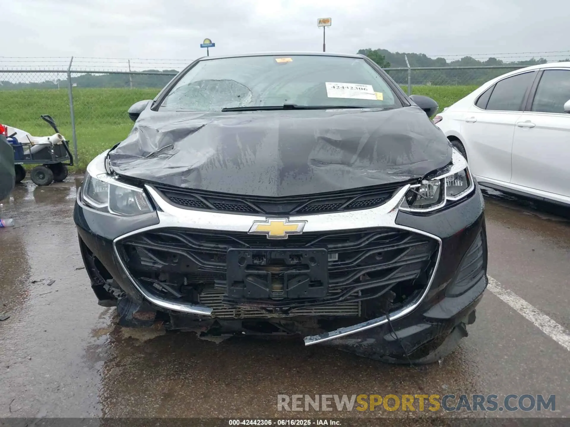 12 fotografías del automóvil dañado 1G1BC5SM1K7130885 CHEVROLET CRUZE 2019