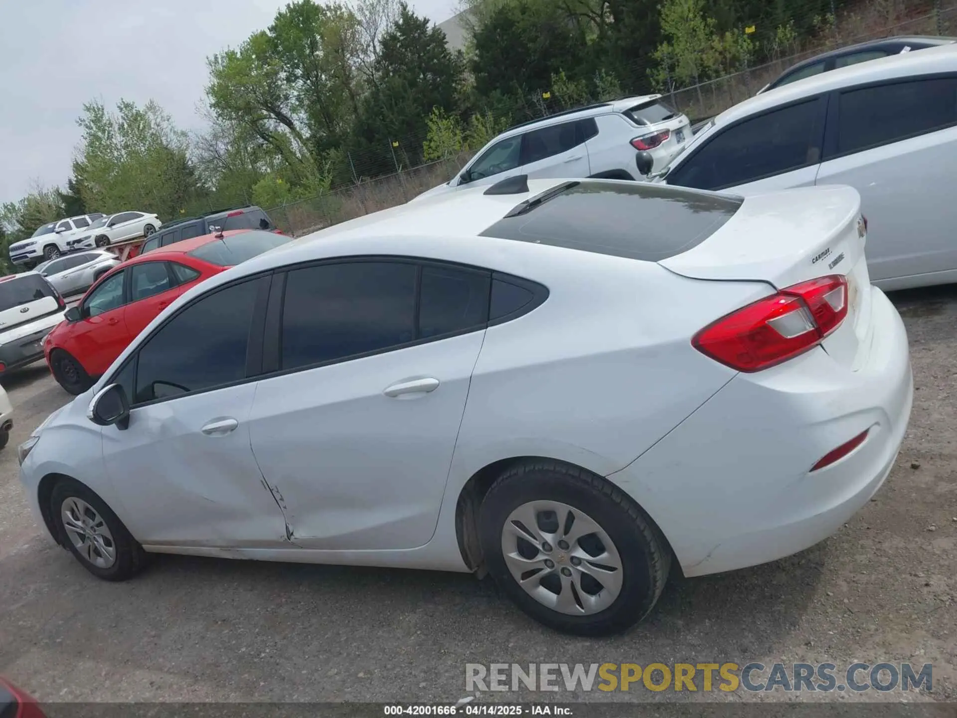 14 fotografías del automóvil dañado 1G1BC5SM2K7100598 CHEVROLET CRUZE 2019