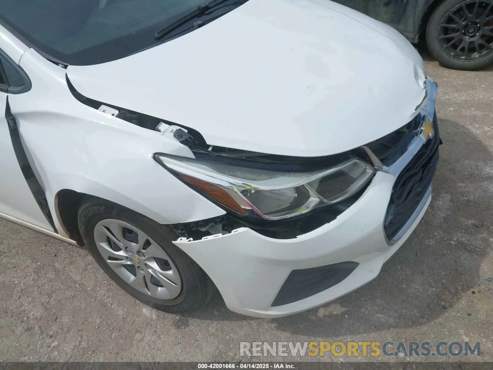 17 fotografías del automóvil dañado 1G1BC5SM2K7100598 CHEVROLET CRUZE 2019