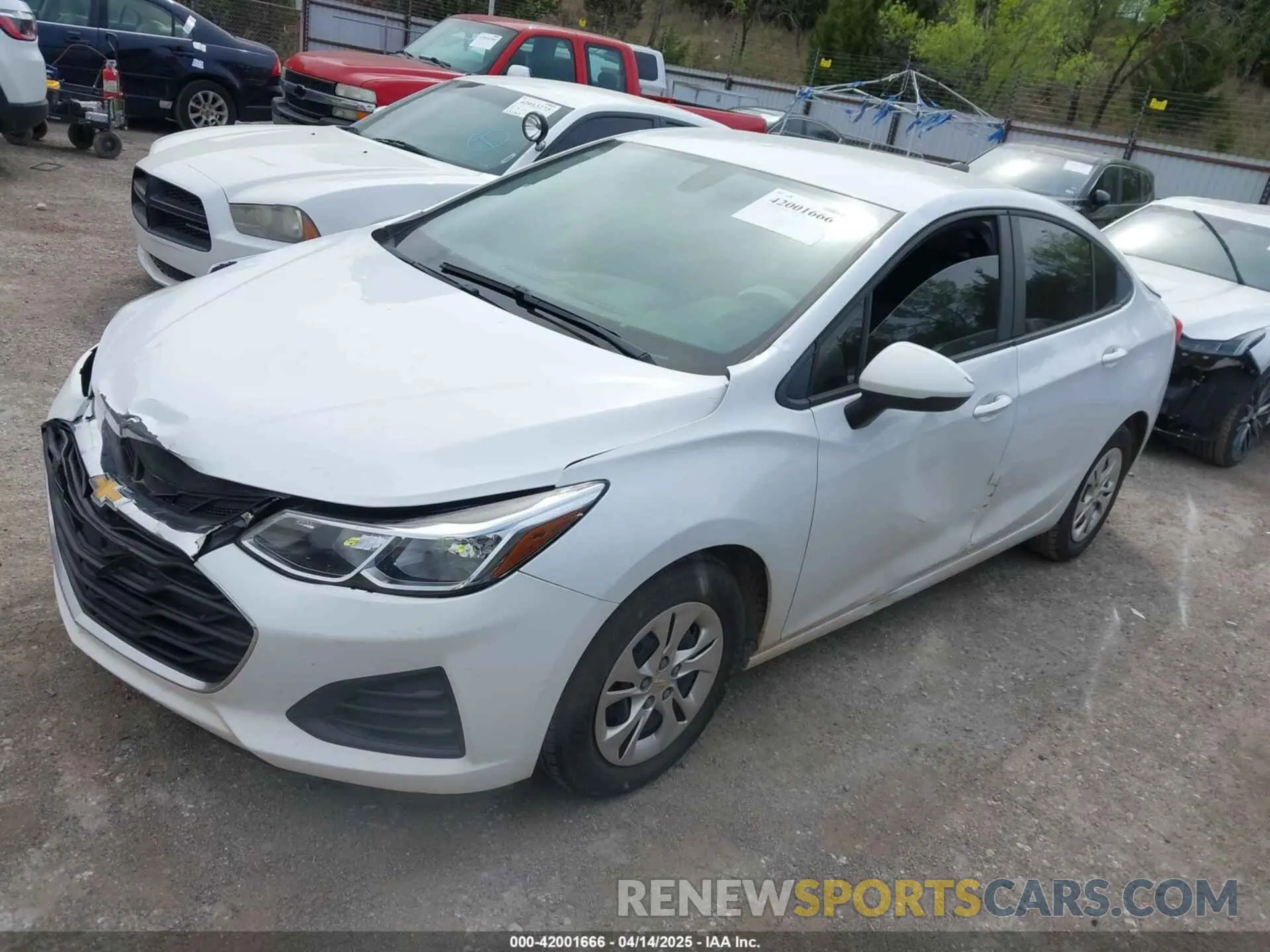 2 fotografías del automóvil dañado 1G1BC5SM2K7100598 CHEVROLET CRUZE 2019