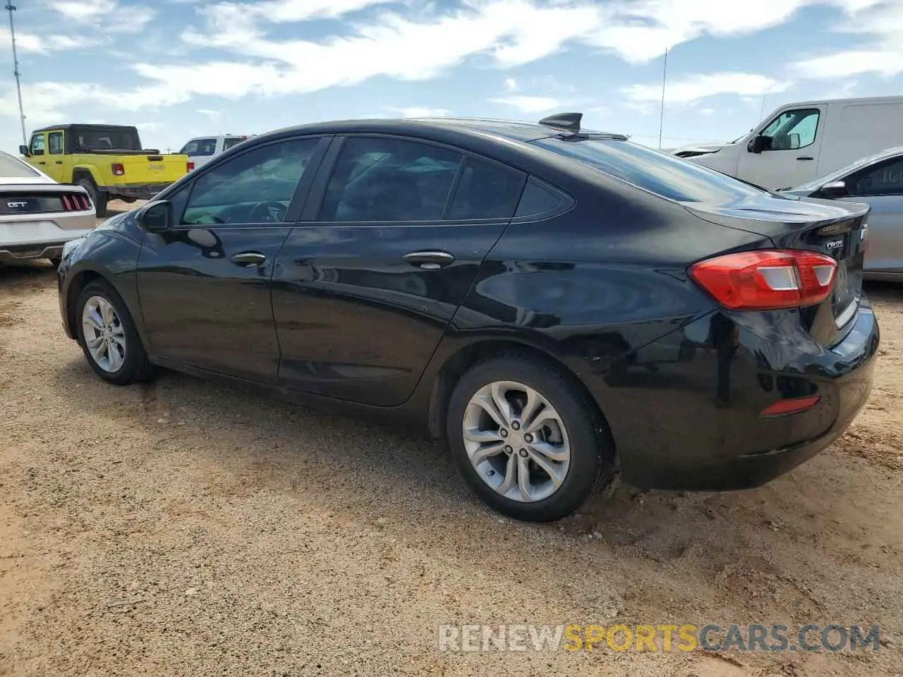 2 fotografías del automóvil dañado 1G1BC5SM2K7112959 CHEVROLET CRUZE 2019