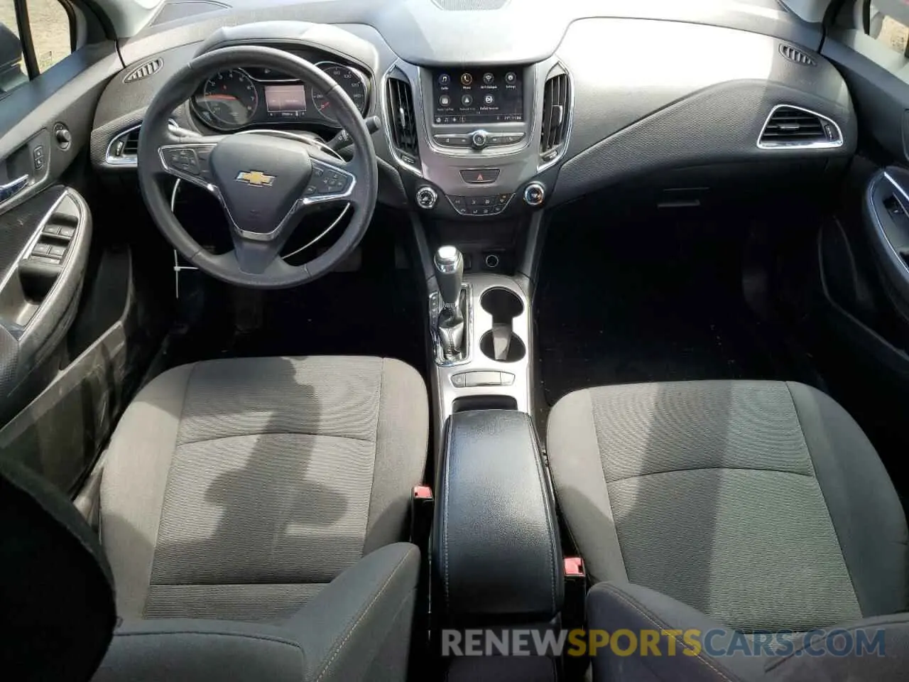 8 fotografías del automóvil dañado 1G1BC5SM2K7112959 CHEVROLET CRUZE 2019