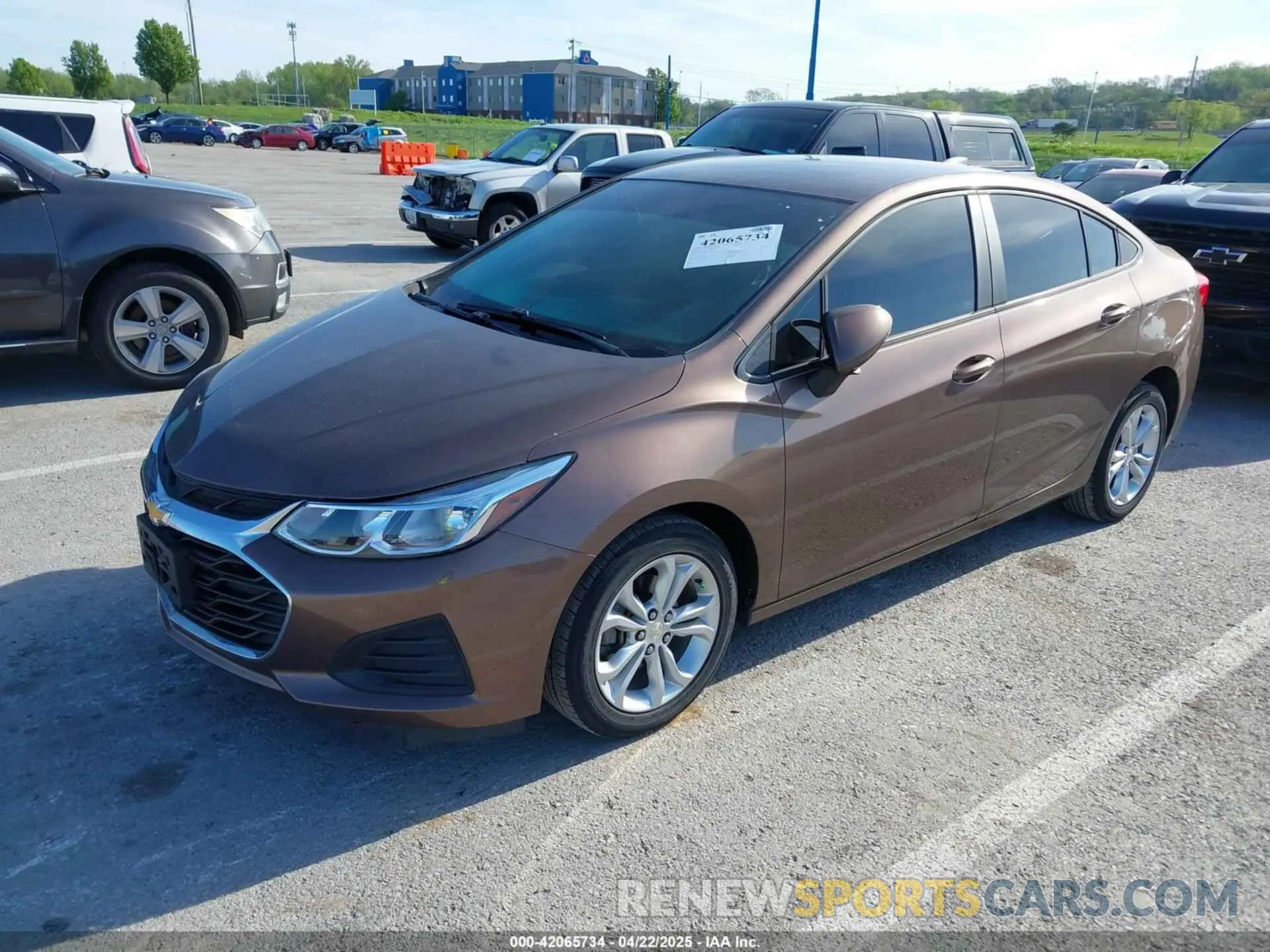 2 fotografías del automóvil dañado 1G1BC5SM2K7121922 CHEVROLET CRUZE 2019