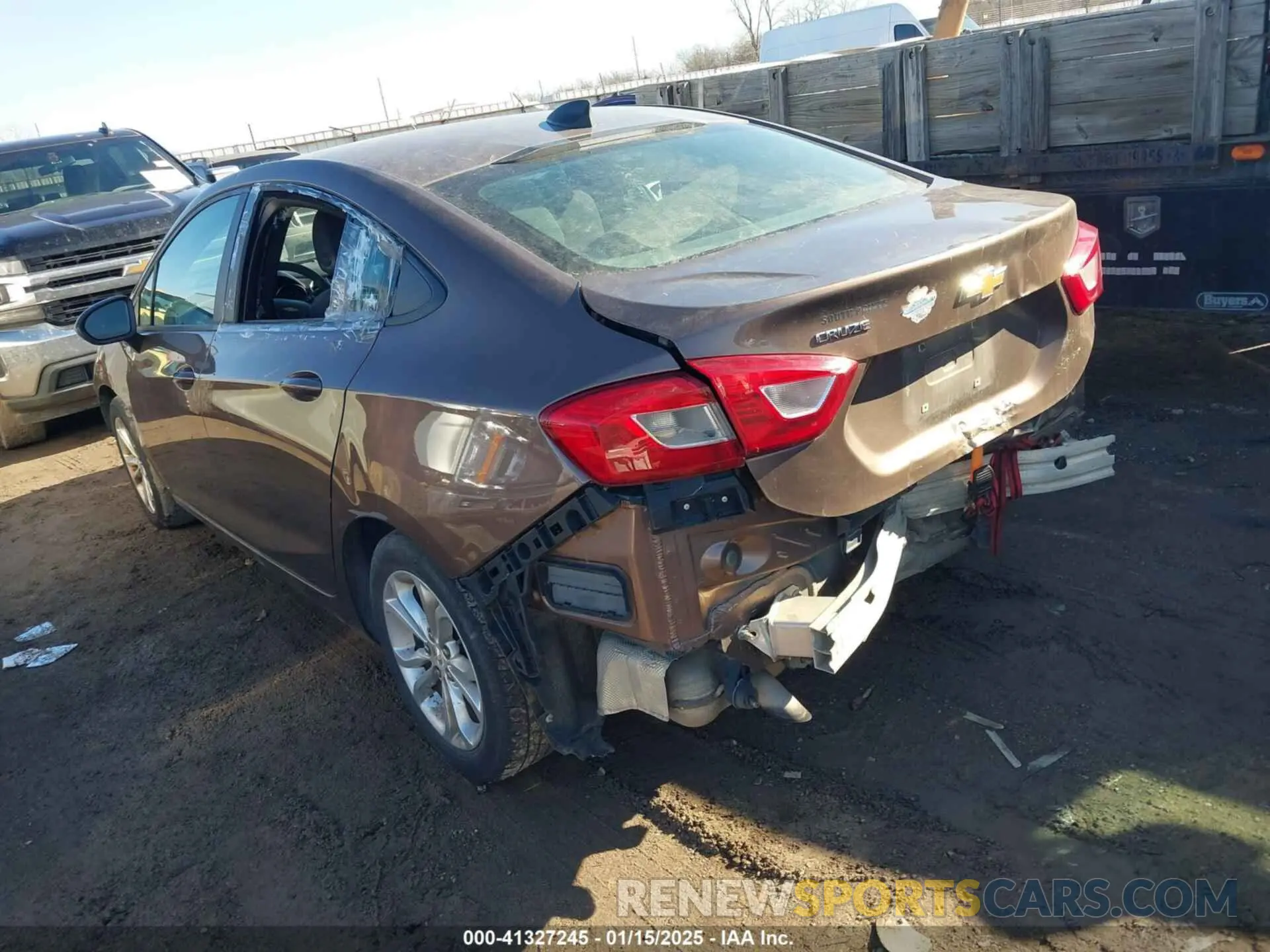 3 fotografías del automóvil dañado 1G1BC5SM2K7128028 CHEVROLET CRUZE 2019