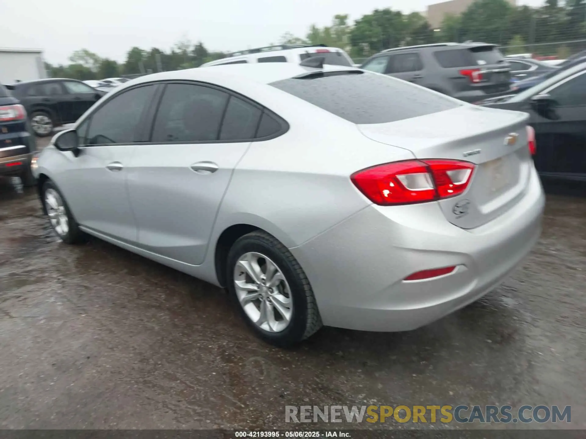 3 fotografías del automóvil dañado 1G1BC5SM2K7148943 CHEVROLET CRUZE 2019