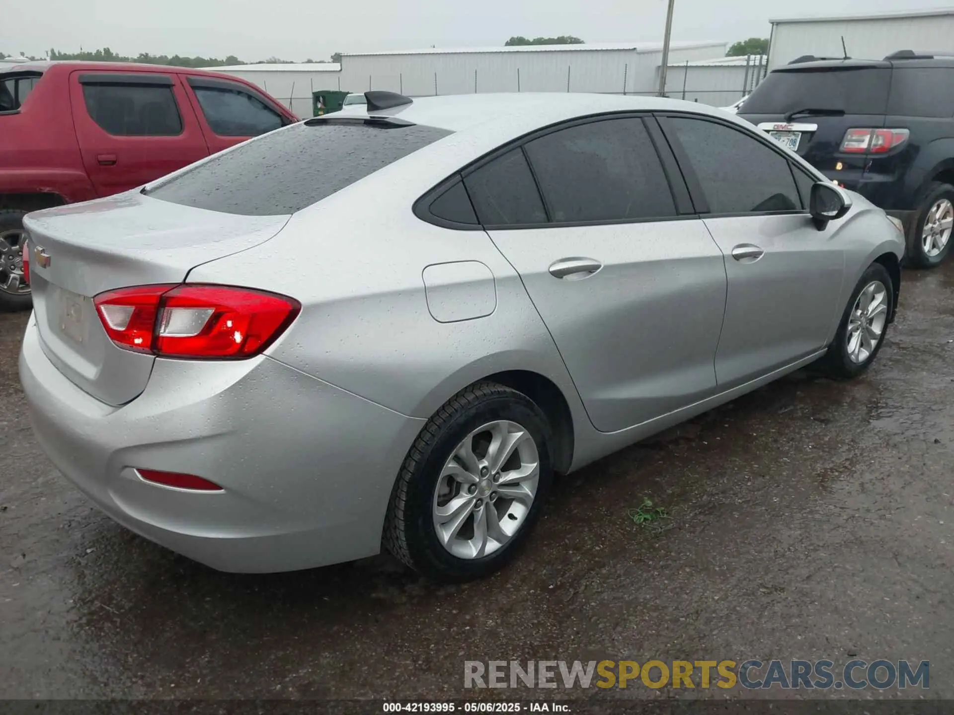 4 fotografías del automóvil dañado 1G1BC5SM2K7148943 CHEVROLET CRUZE 2019