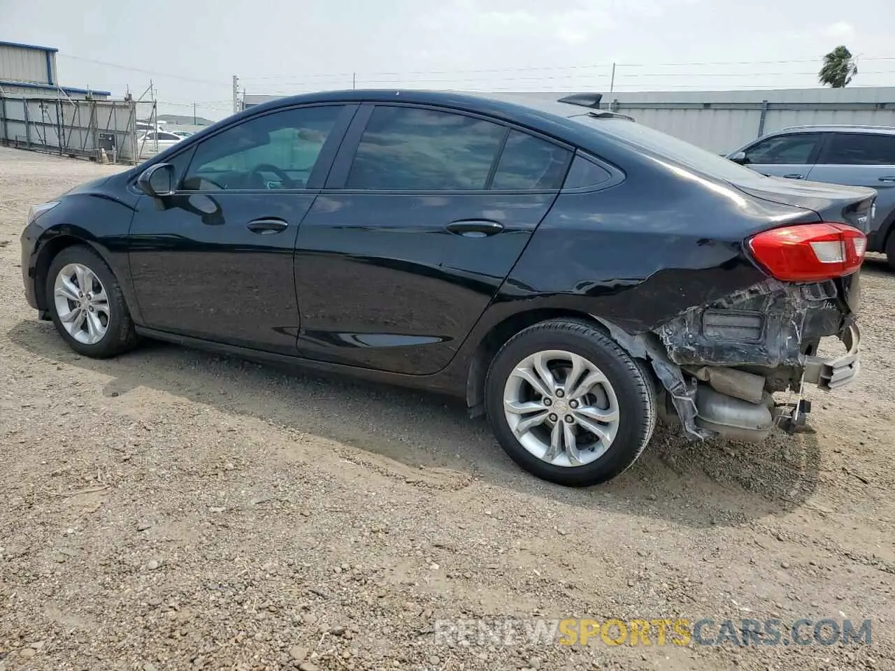 2 fotografías del automóvil dañado 1G1BC5SM3K7128605 CHEVROLET CRUZE 2019