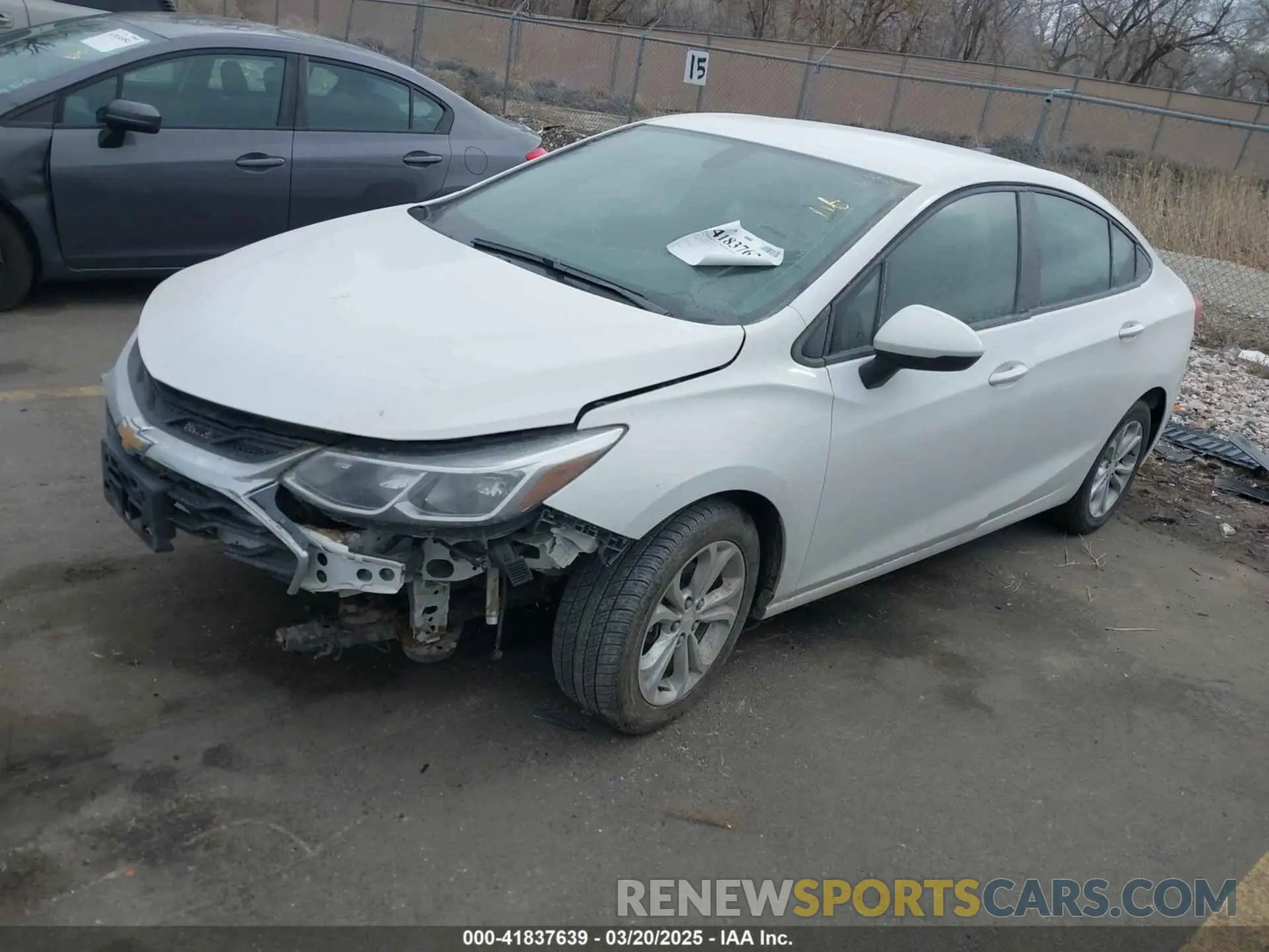 2 fotografías del automóvil dañado 1G1BC5SM3K7153066 CHEVROLET CRUZE 2019