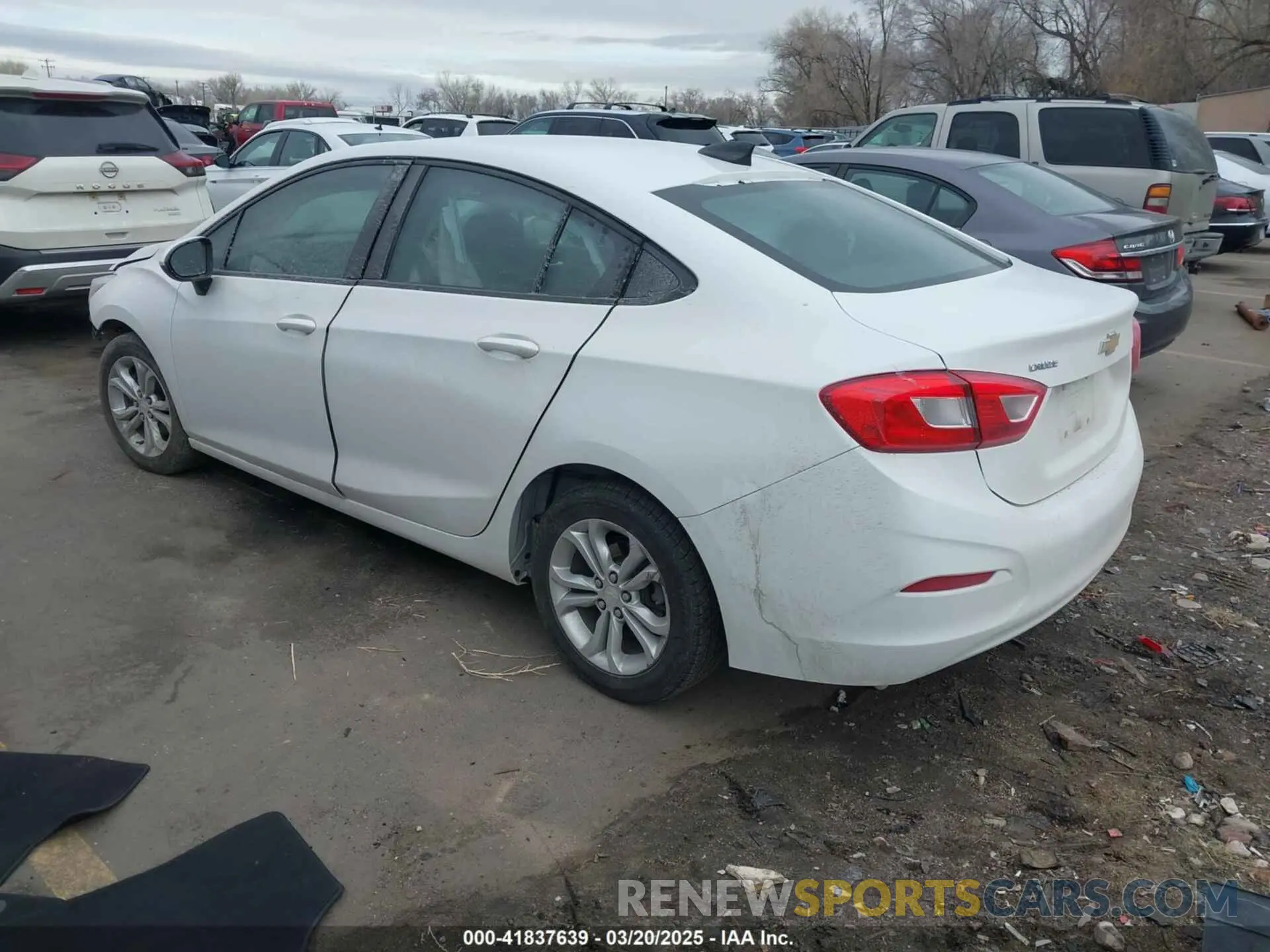 3 fotografías del automóvil dañado 1G1BC5SM3K7153066 CHEVROLET CRUZE 2019