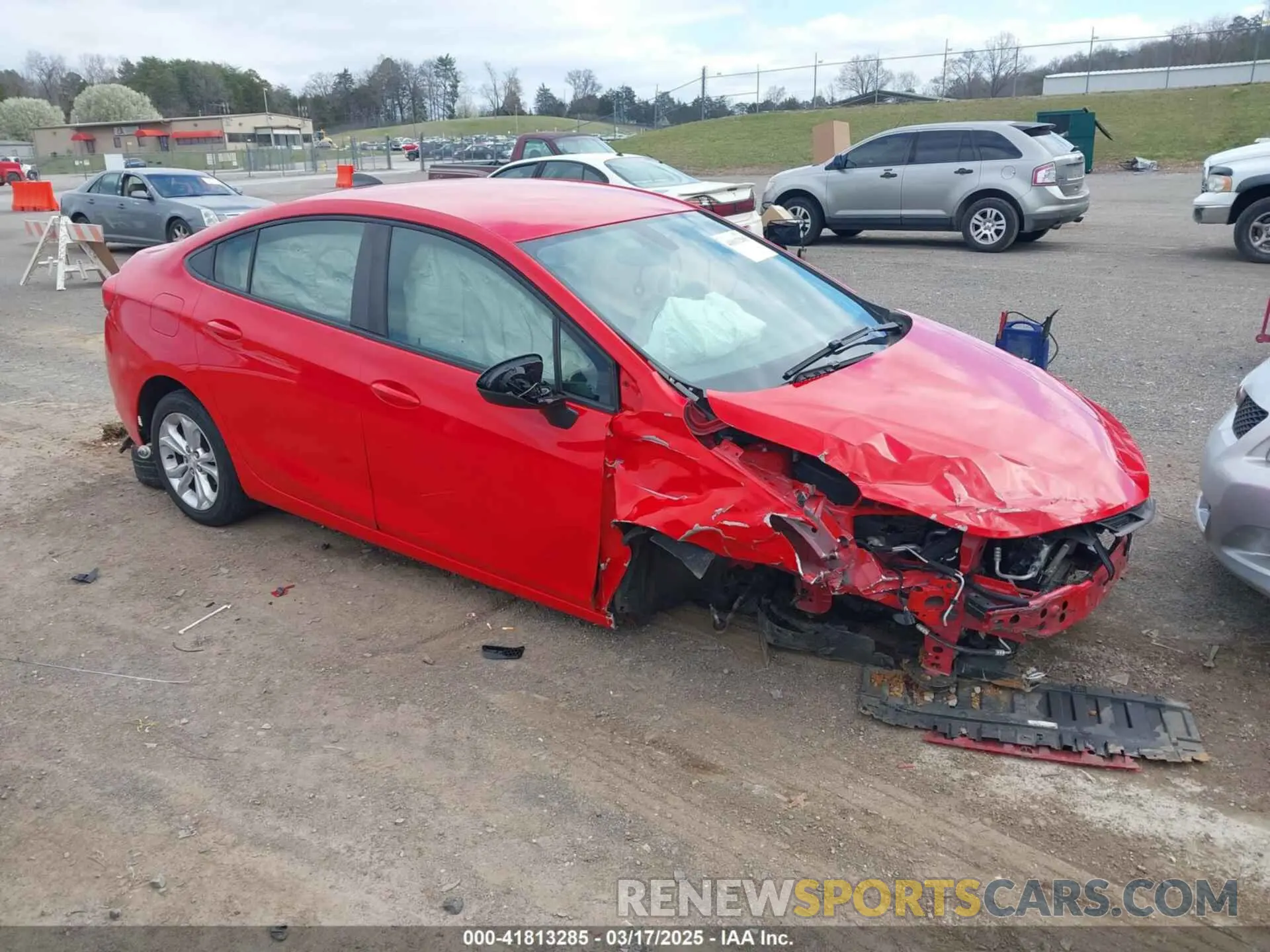 1 fotografías del automóvil dañado 1G1BC5SM4K7132159 CHEVROLET CRUZE 2019