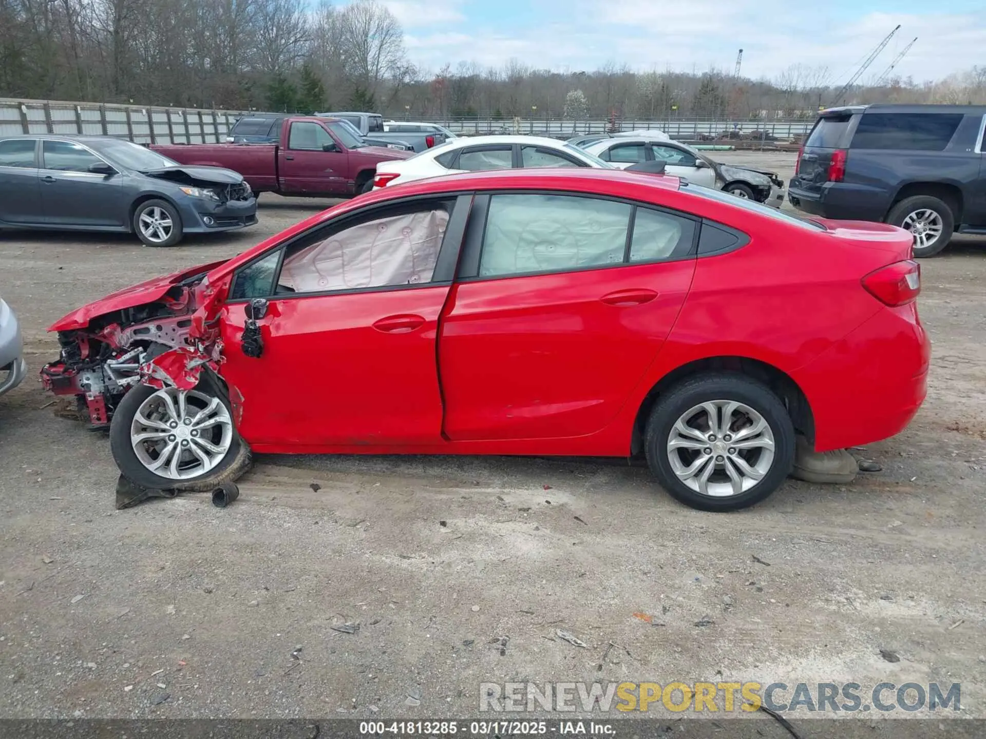 14 fotografías del automóvil dañado 1G1BC5SM4K7132159 CHEVROLET CRUZE 2019