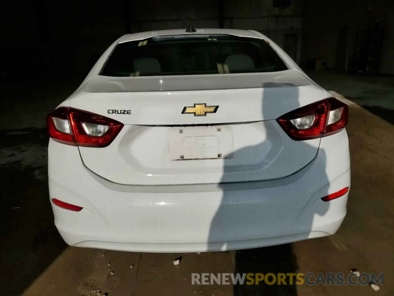 6 fotografías del automóvil dañado 1G1BC5SM4K7153299 CHEVROLET CRUZE 2019