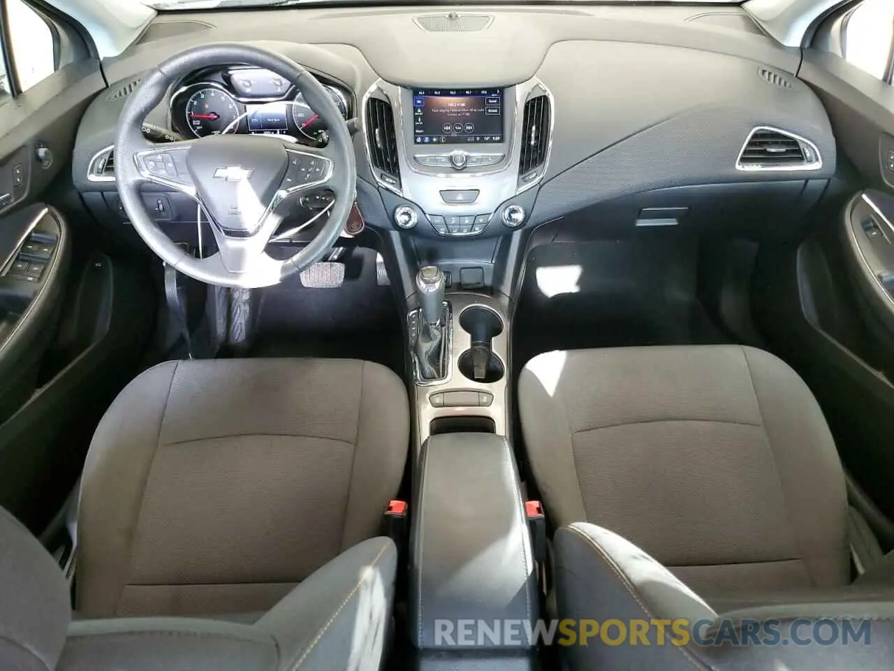 8 fotografías del automóvil dañado 1G1BC5SM4K7153299 CHEVROLET CRUZE 2019