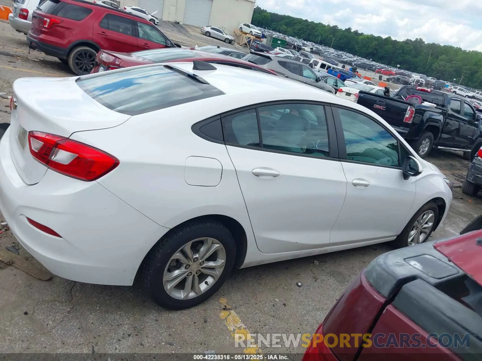 13 fotografías del automóvil dañado 1G1BC5SM5K7149861 CHEVROLET CRUZE 2019