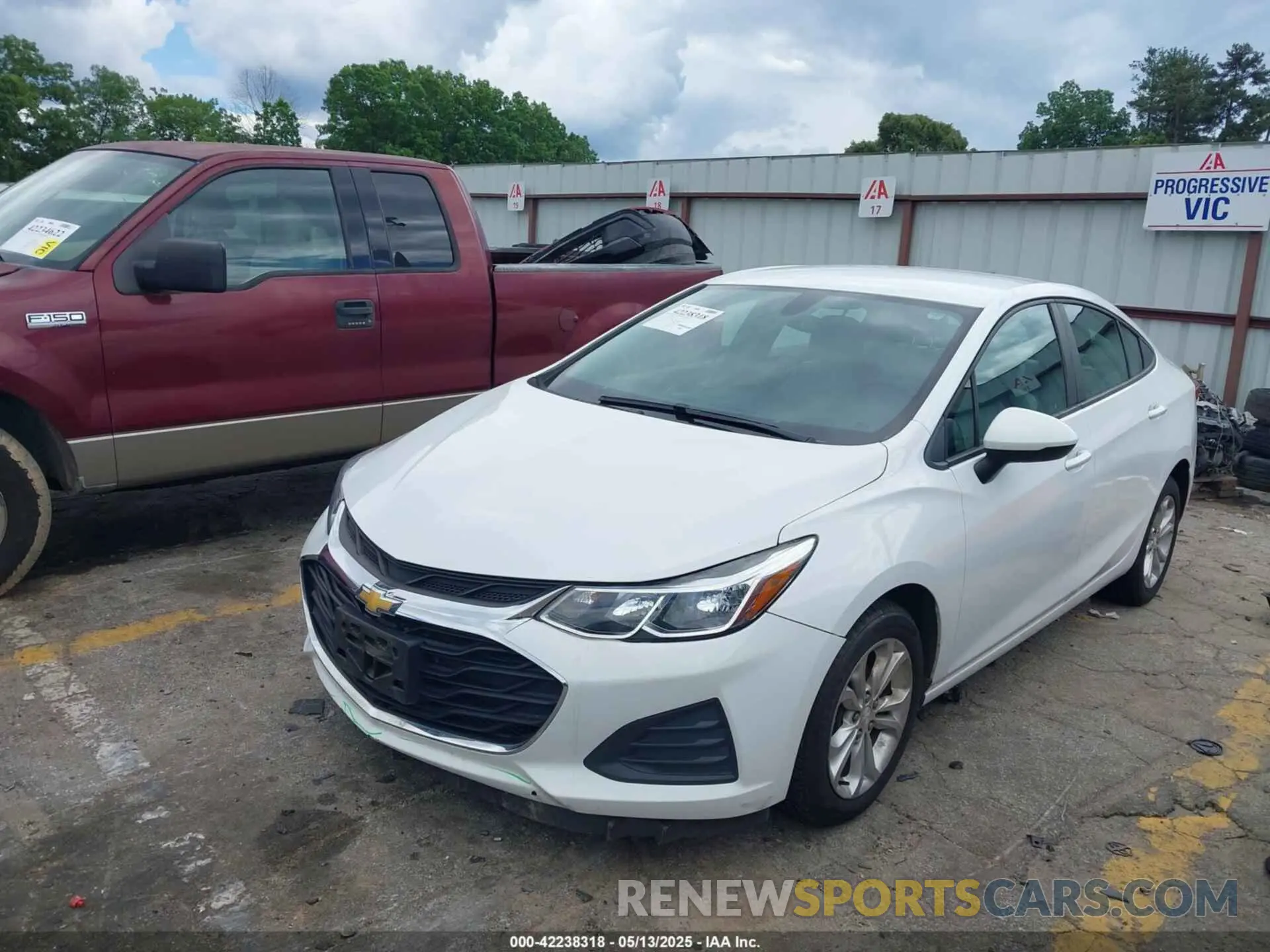 2 fotografías del automóvil dañado 1G1BC5SM5K7149861 CHEVROLET CRUZE 2019