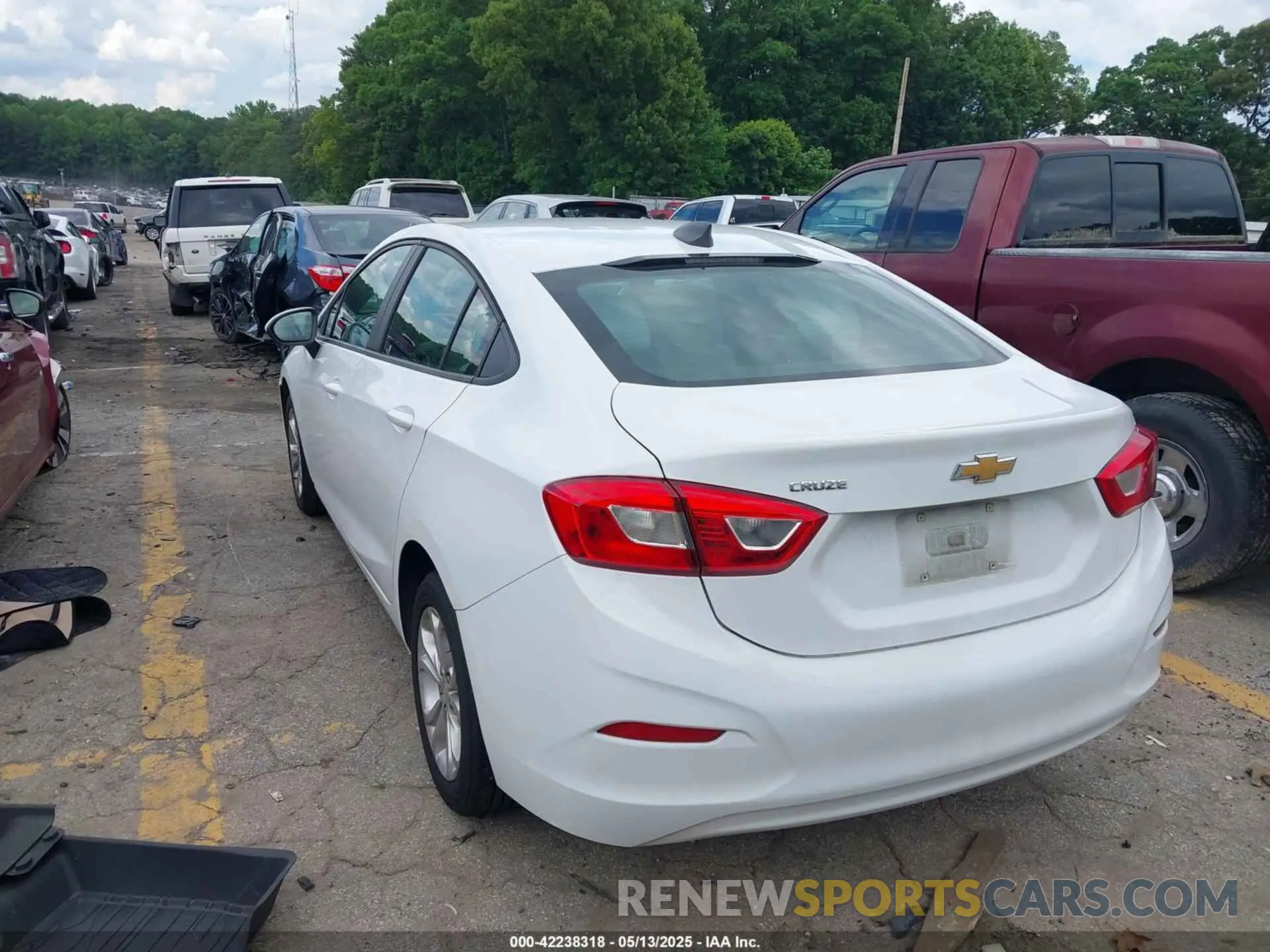 3 fotografías del automóvil dañado 1G1BC5SM5K7149861 CHEVROLET CRUZE 2019