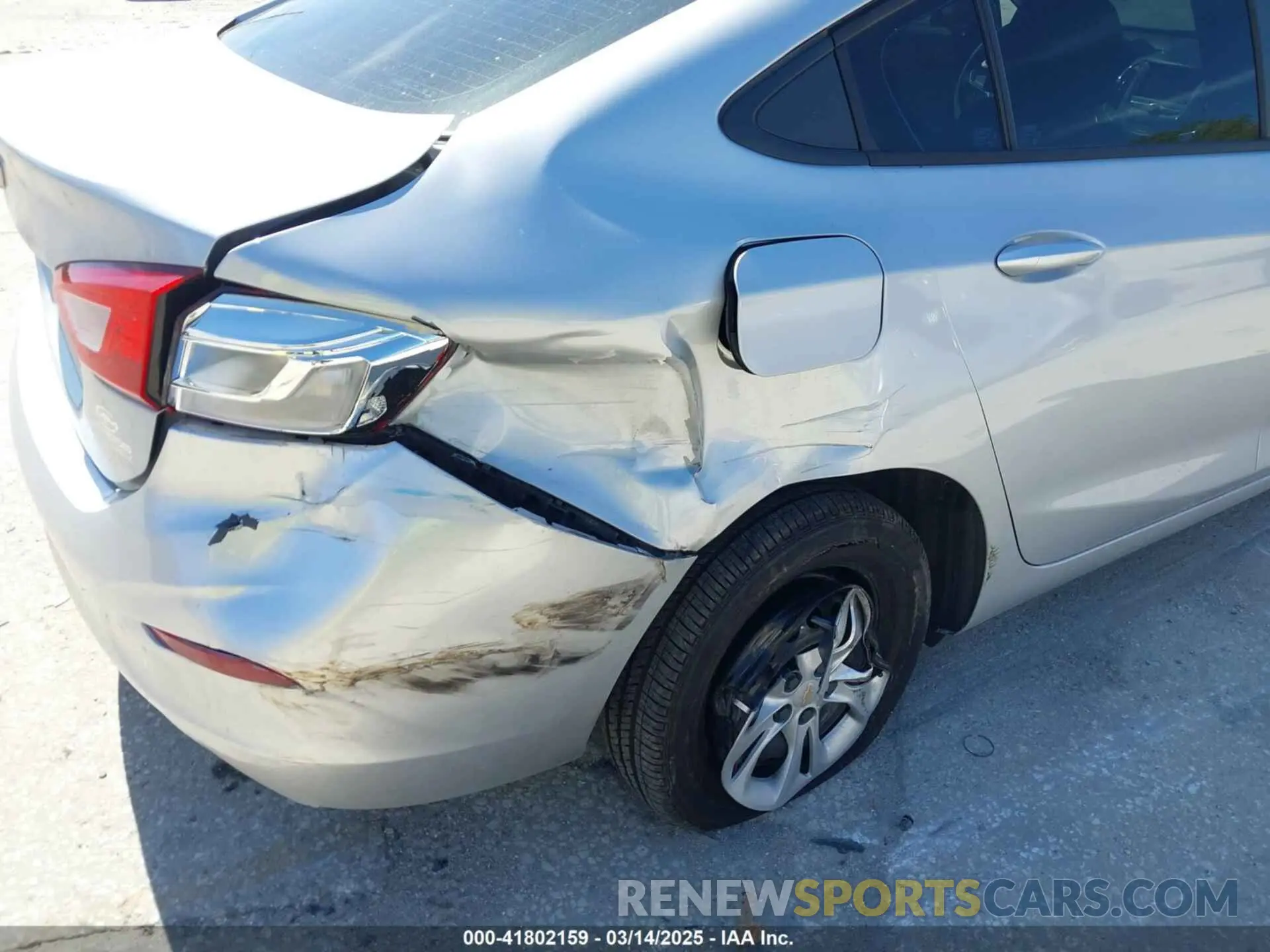 6 fotografías del automóvil dañado 1G1BC5SM5K7149892 CHEVROLET CRUZE 2019