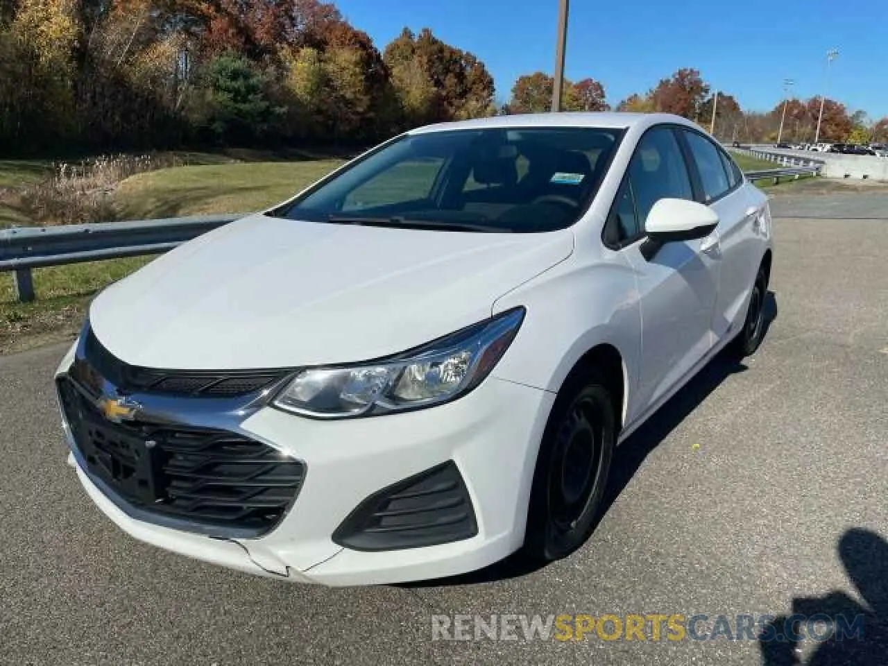 2 fotografías del automóvil dañado 1G1BC5SM6K7101351 CHEVROLET CRUZE 2019