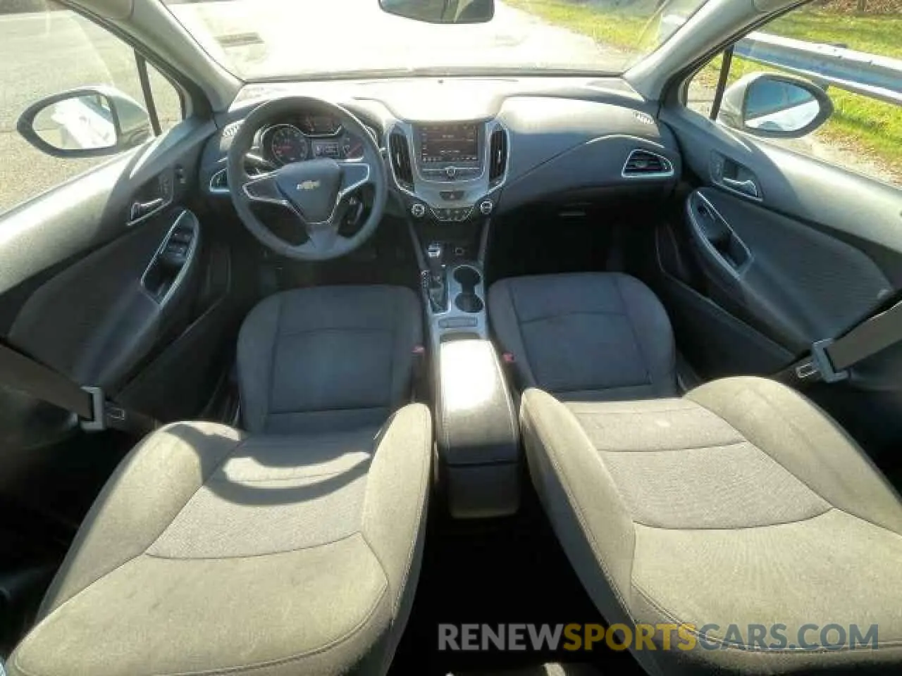 9 fotografías del automóvil dañado 1G1BC5SM6K7101351 CHEVROLET CRUZE 2019