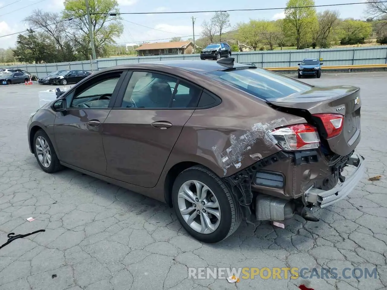 2 fotografías del automóvil dañado 1G1BC5SM6K7107635 CHEVROLET CRUZE 2019