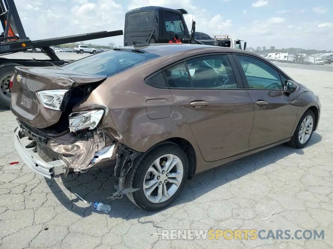 3 fotografías del automóvil dañado 1G1BC5SM6K7107635 CHEVROLET CRUZE 2019