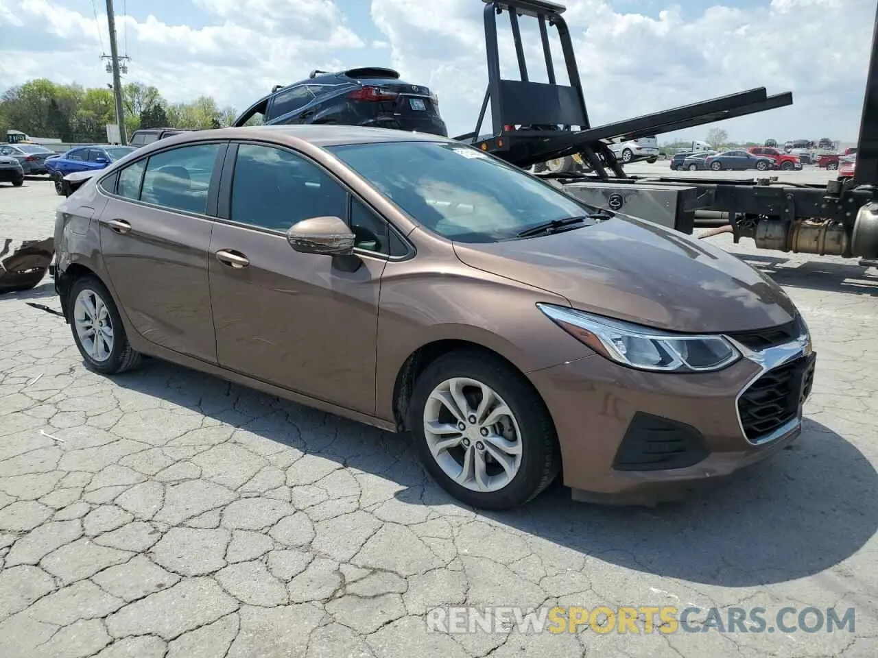4 fotografías del automóvil dañado 1G1BC5SM6K7107635 CHEVROLET CRUZE 2019