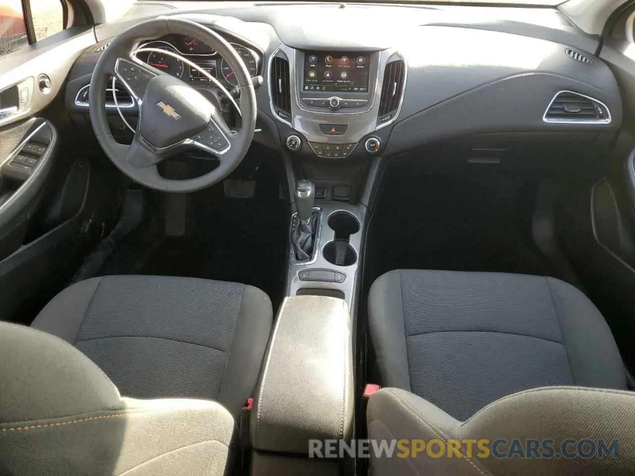 8 fotografías del automóvil dañado 1G1BC5SM6K7107733 CHEVROLET CRUZE 2019