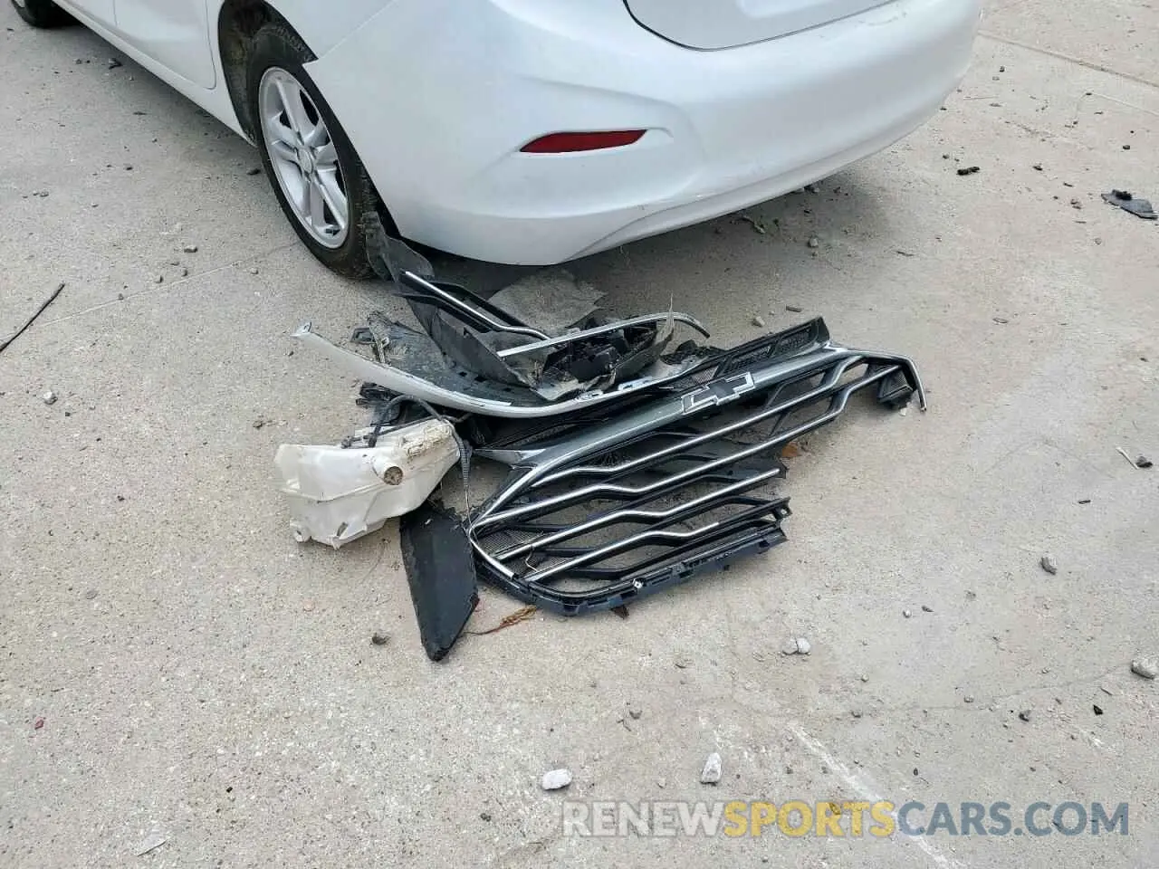 12 fotografías del automóvil dañado 1G1BC5SM6K7123320 CHEVROLET CRUZE 2019