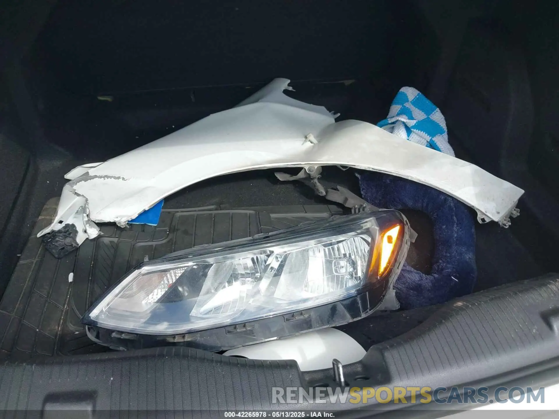 12 fotografías del automóvil dañado 1G1BC5SM6K7127626 CHEVROLET CRUZE 2019