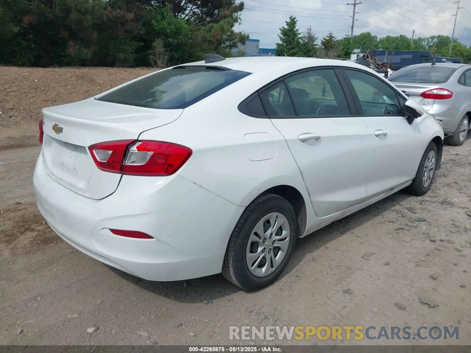 4 fotografías del automóvil dañado 1G1BC5SM6K7127626 CHEVROLET CRUZE 2019