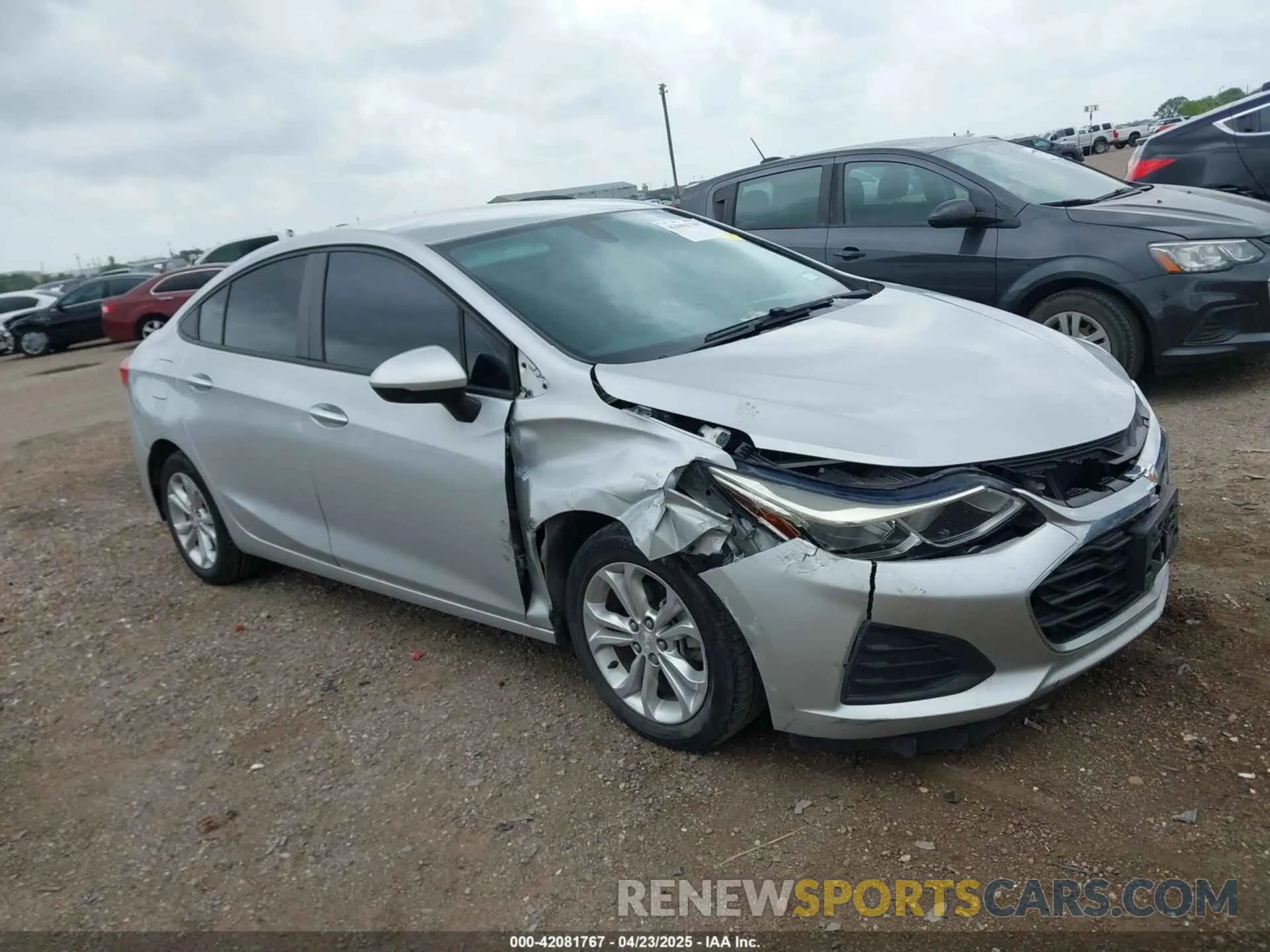 13 fotografías del automóvil dañado 1G1BC5SM6K7149092 CHEVROLET CRUZE 2019
